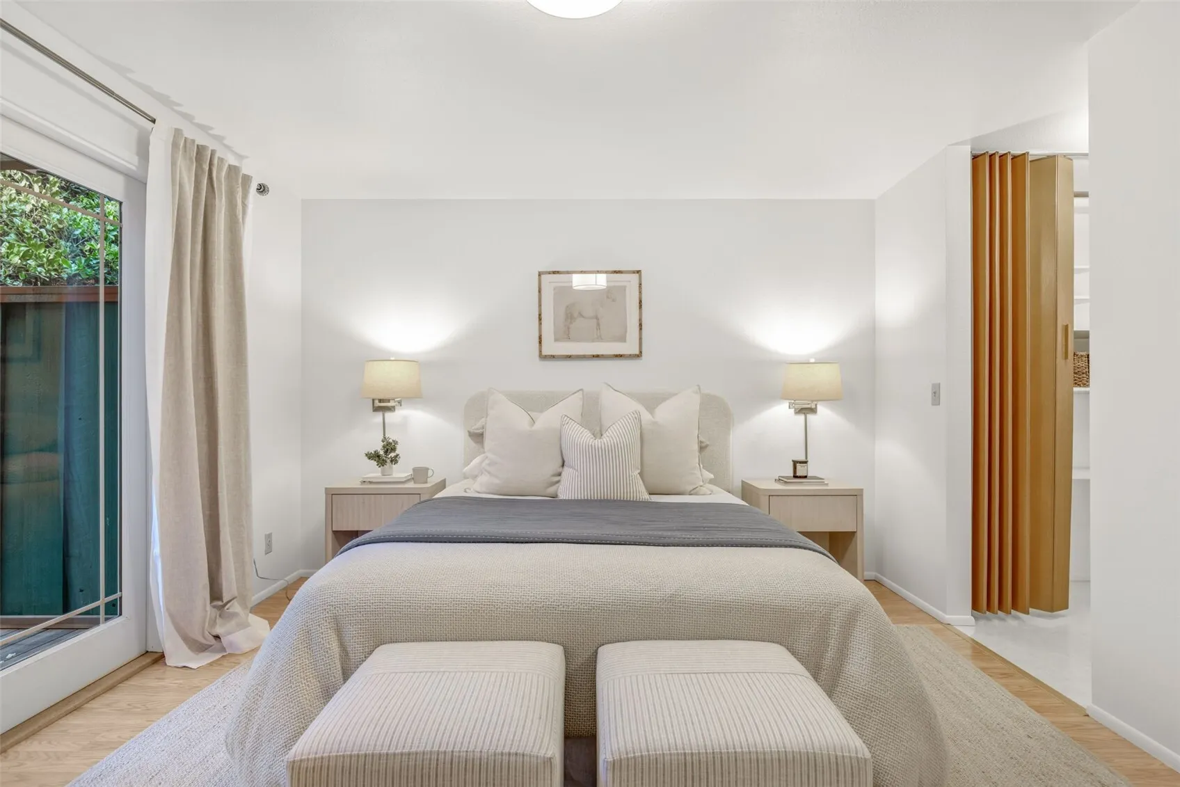 13524 Roosevelt Way N, Seattle, WA 98133