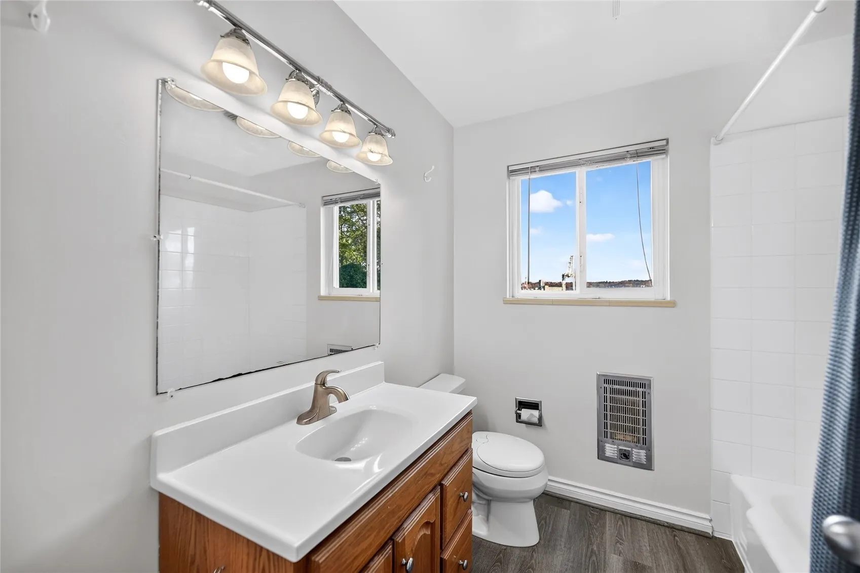 3128 SW Admiral Way , Seattle, WA 98126-2313
