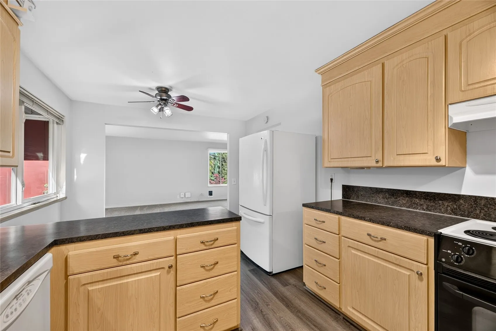 3128 SW Admiral Way , Seattle, WA 98126-2313
