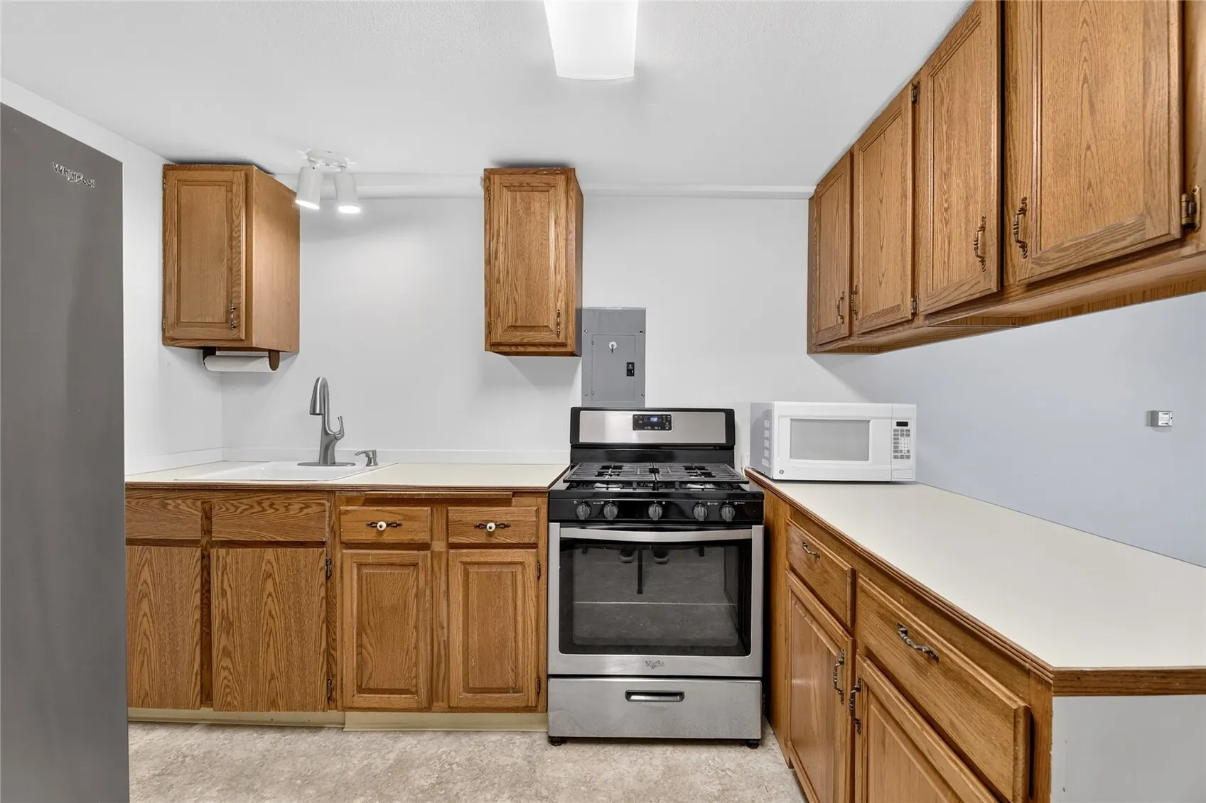 3128 SW Admiral Way , Seattle, WA 98126-2313