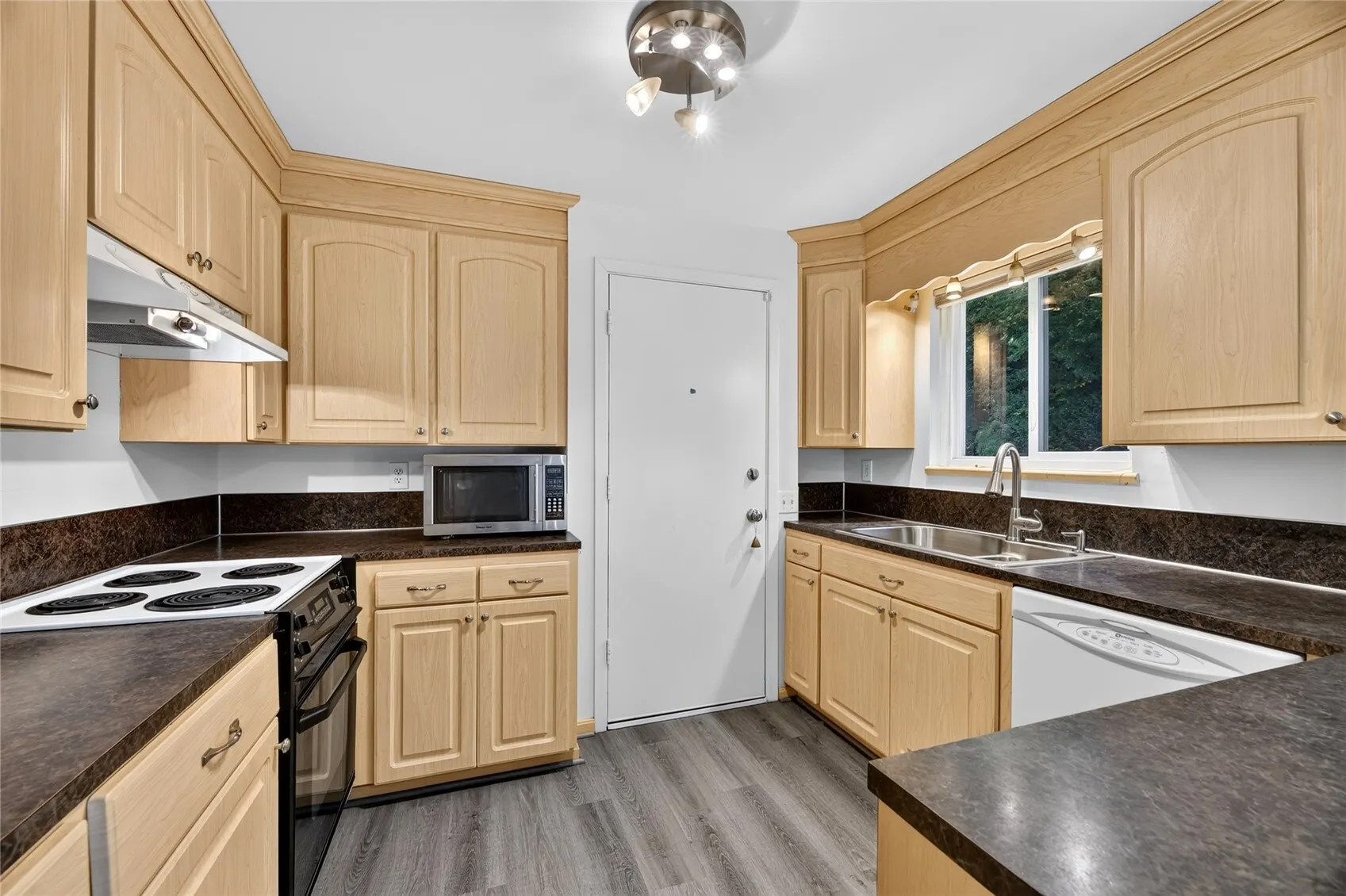 3128 SW Admiral Way , Seattle, WA 98126-2313