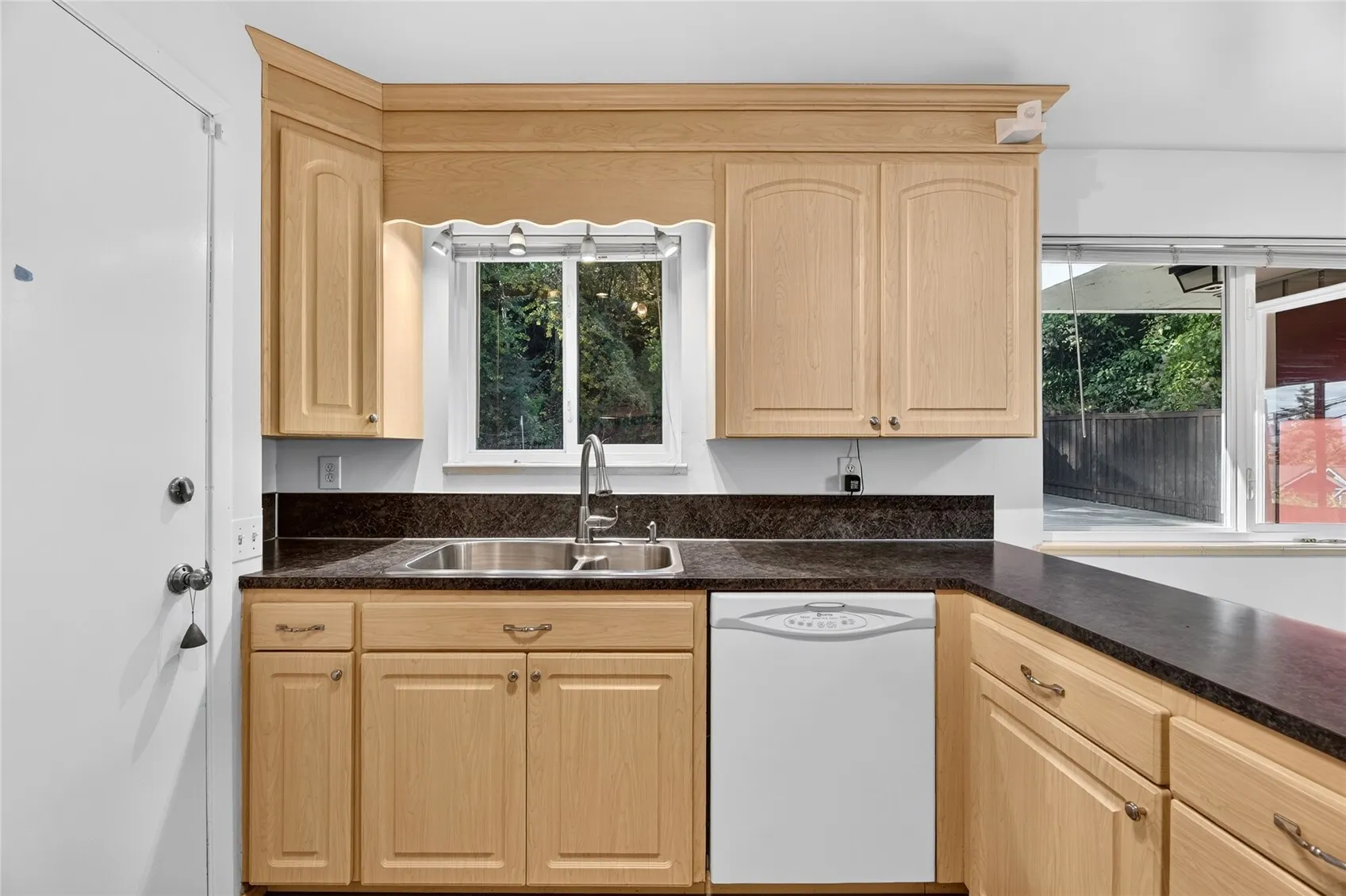 3128 SW Admiral Way , Seattle, WA 98126-2313