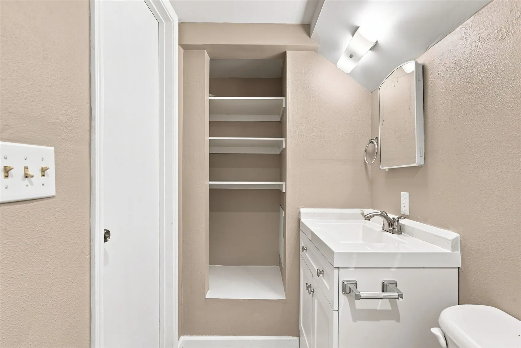 11261 Occidental Avenue S, Seattle, WA 98168