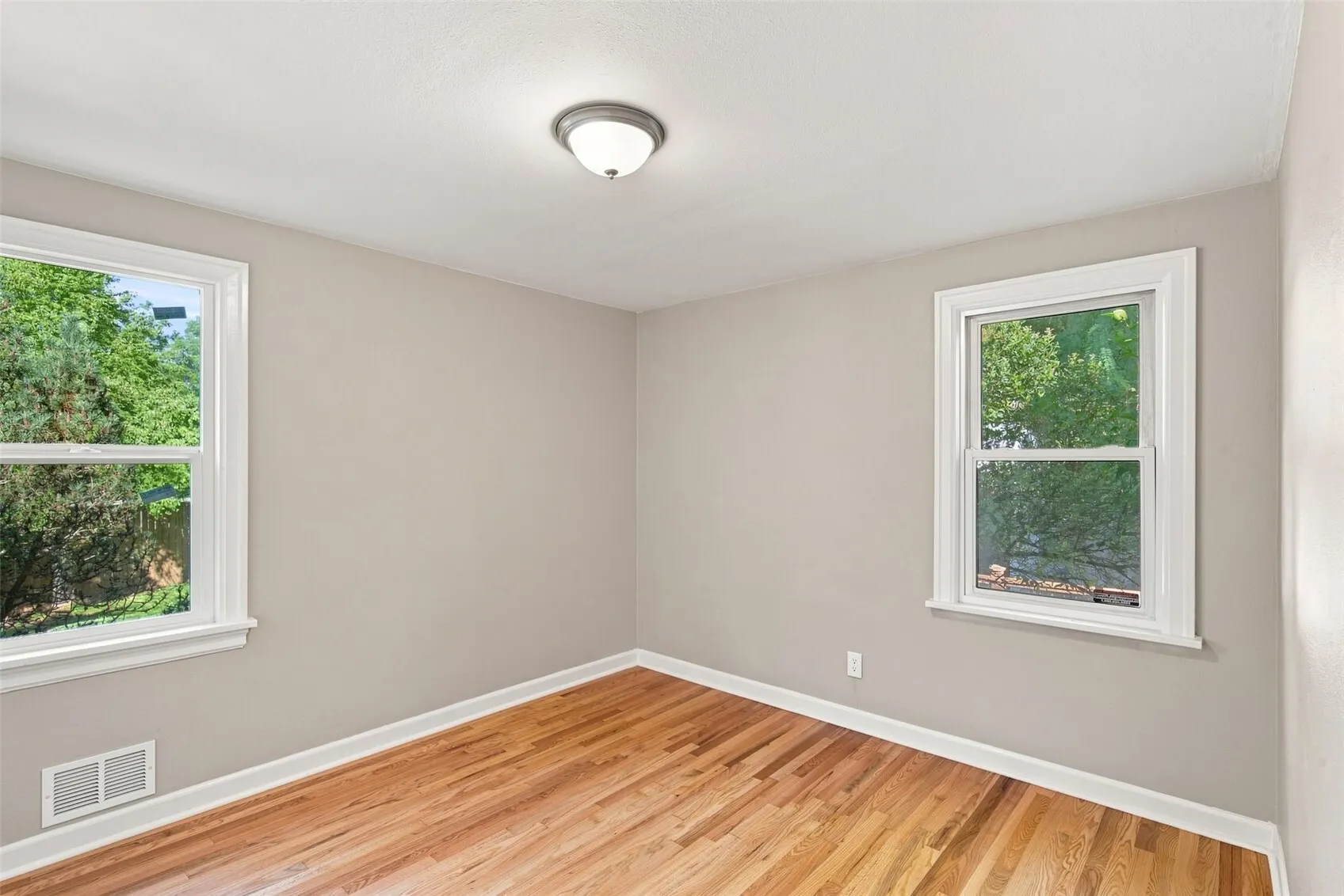 11261 Occidental Avenue S, Seattle, WA 98168