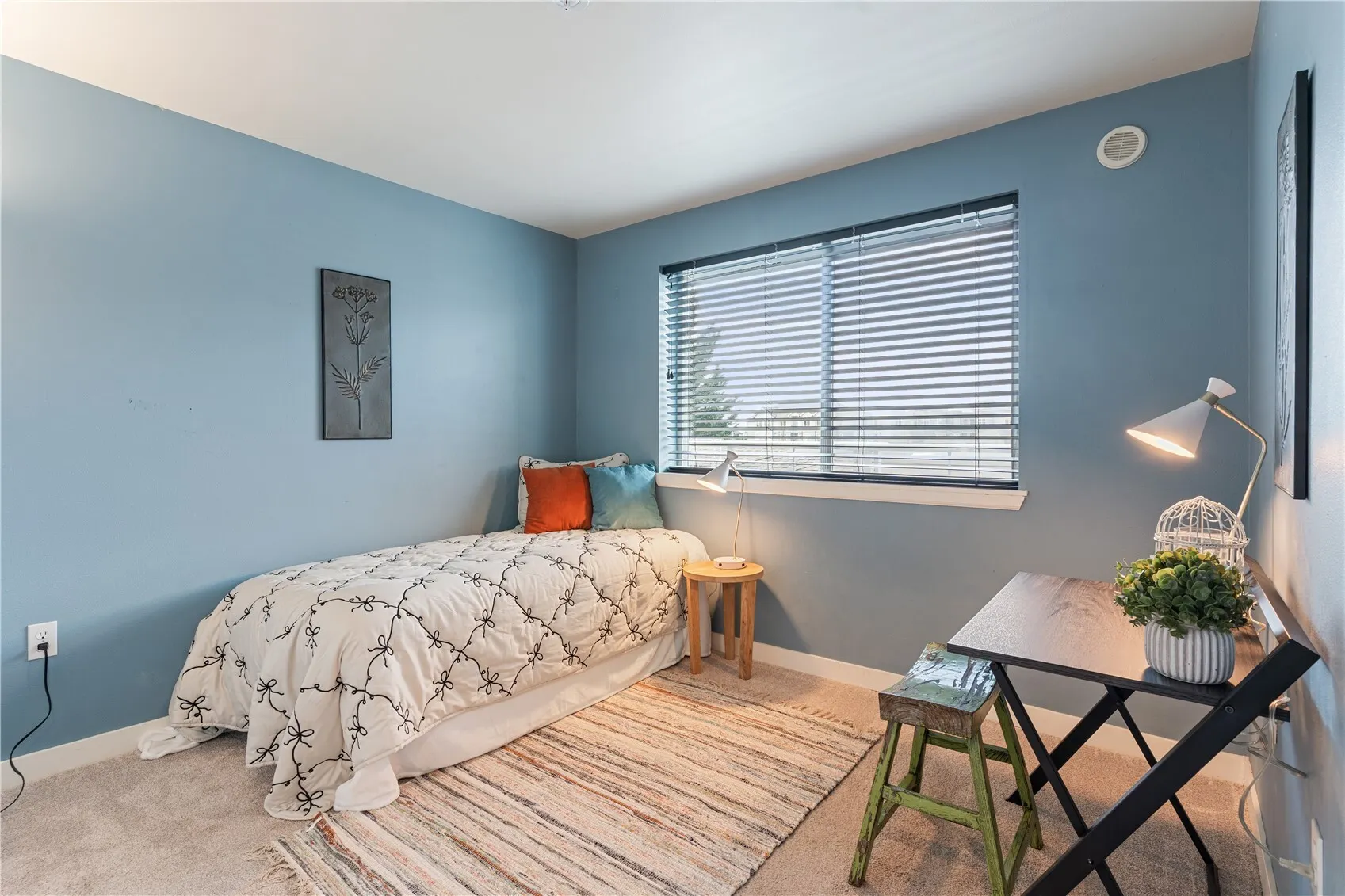 11920 98th Avenue NE #302, Kirkland, WA 98034