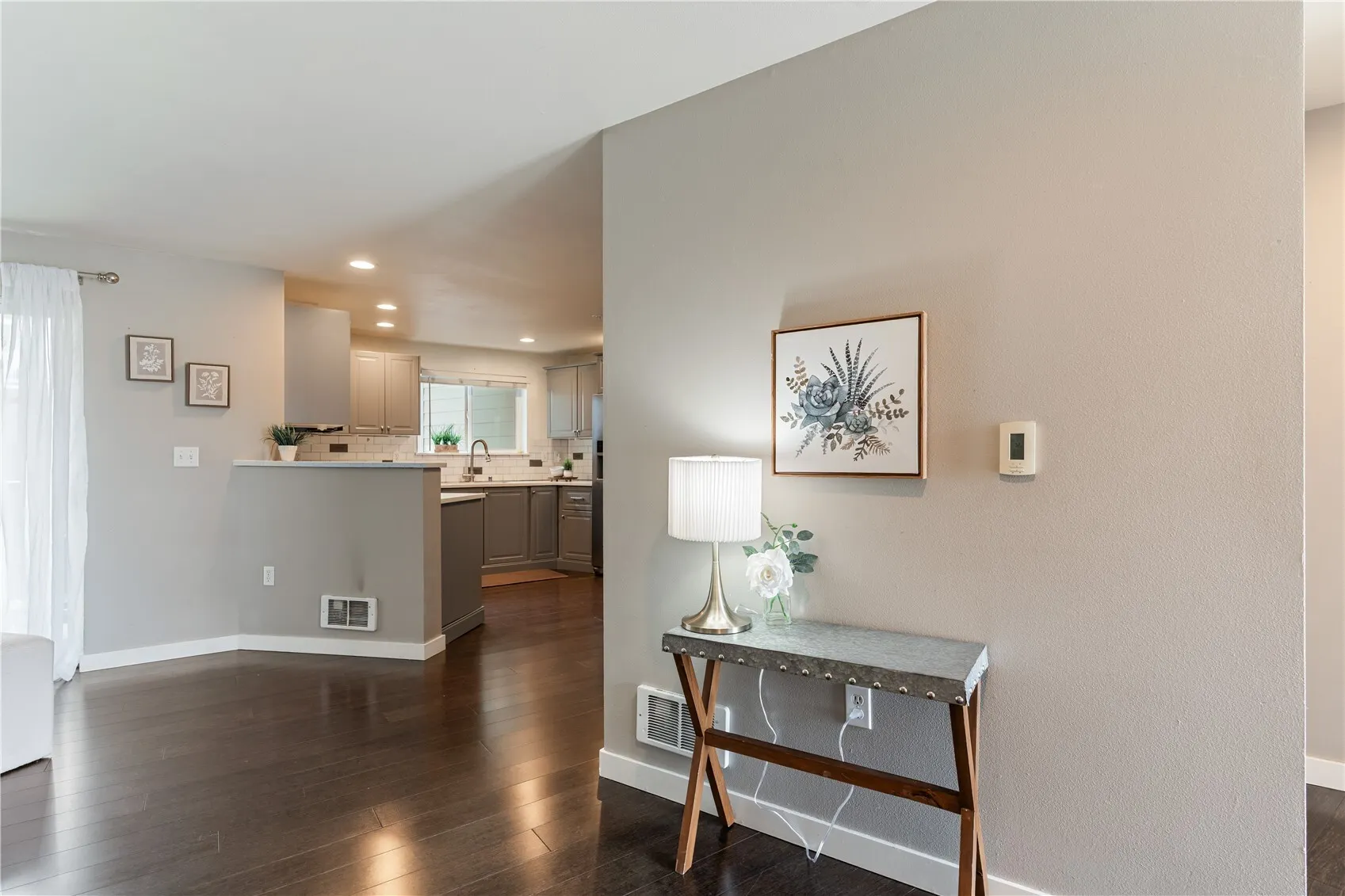 11920 98th Avenue NE #302, Kirkland, WA 98034