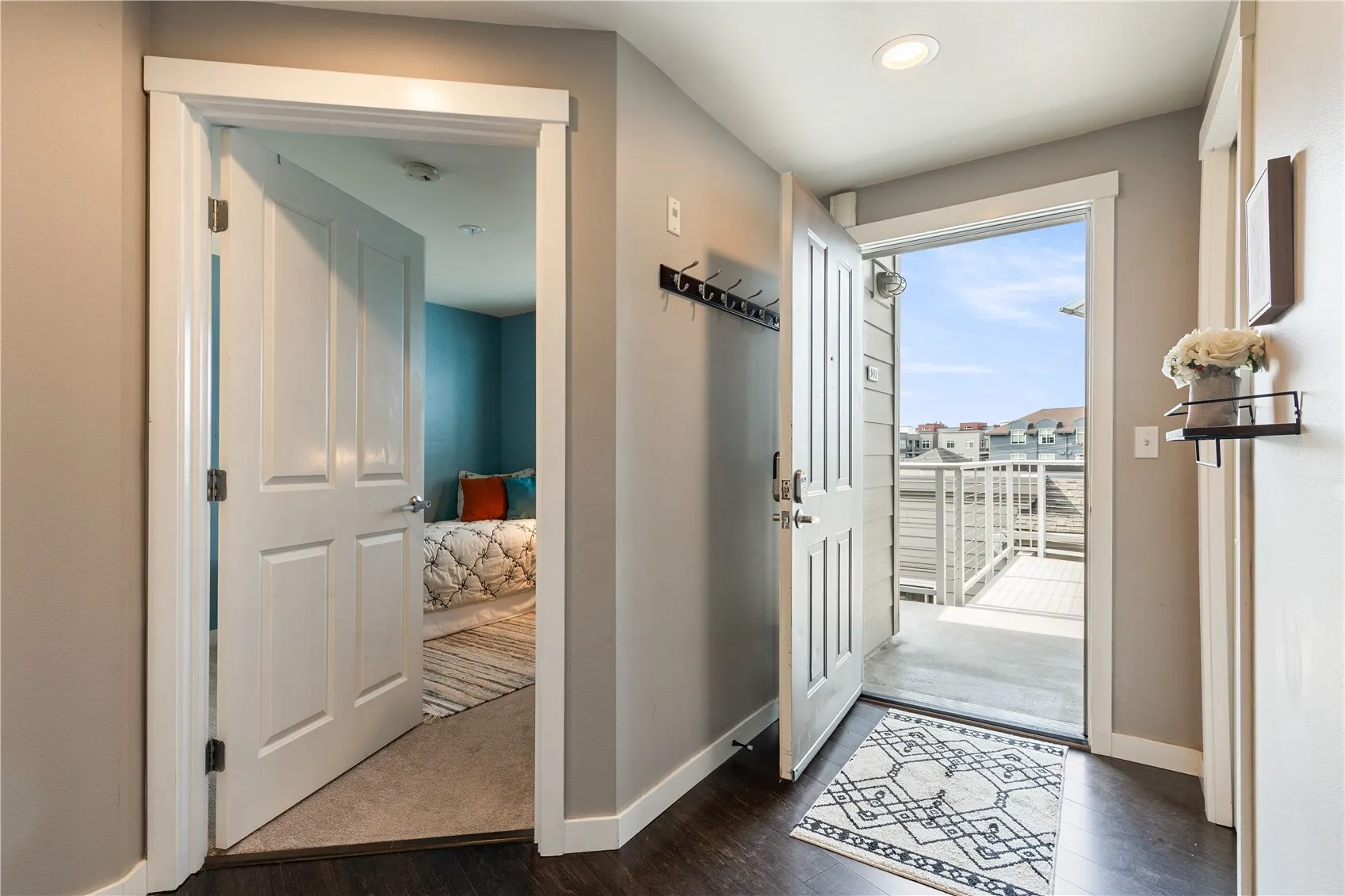 11920 98th Avenue NE #302, Kirkland, WA 98034