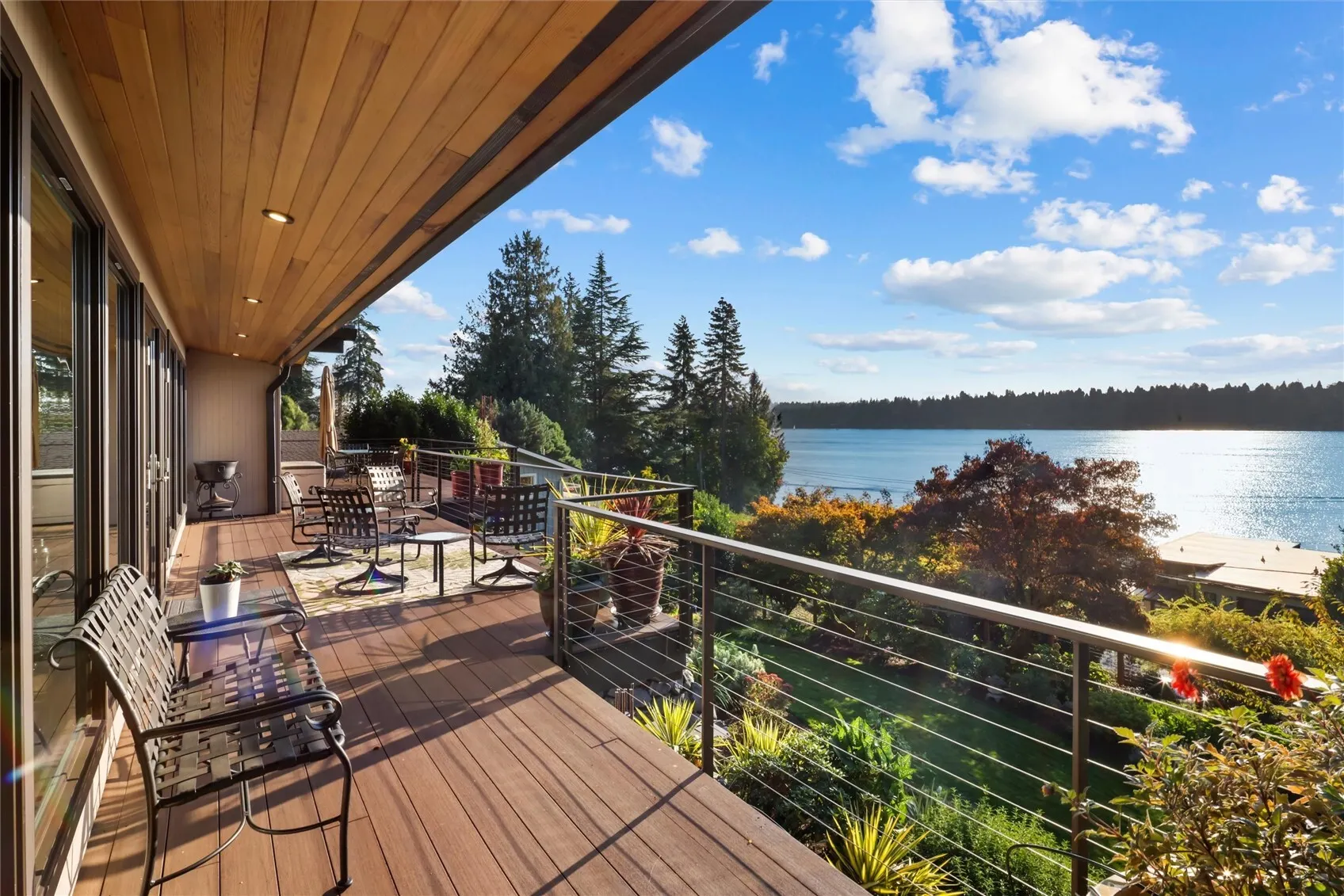 13210 Holmes Point Drive NE, Kirkland, WA 98034-9016