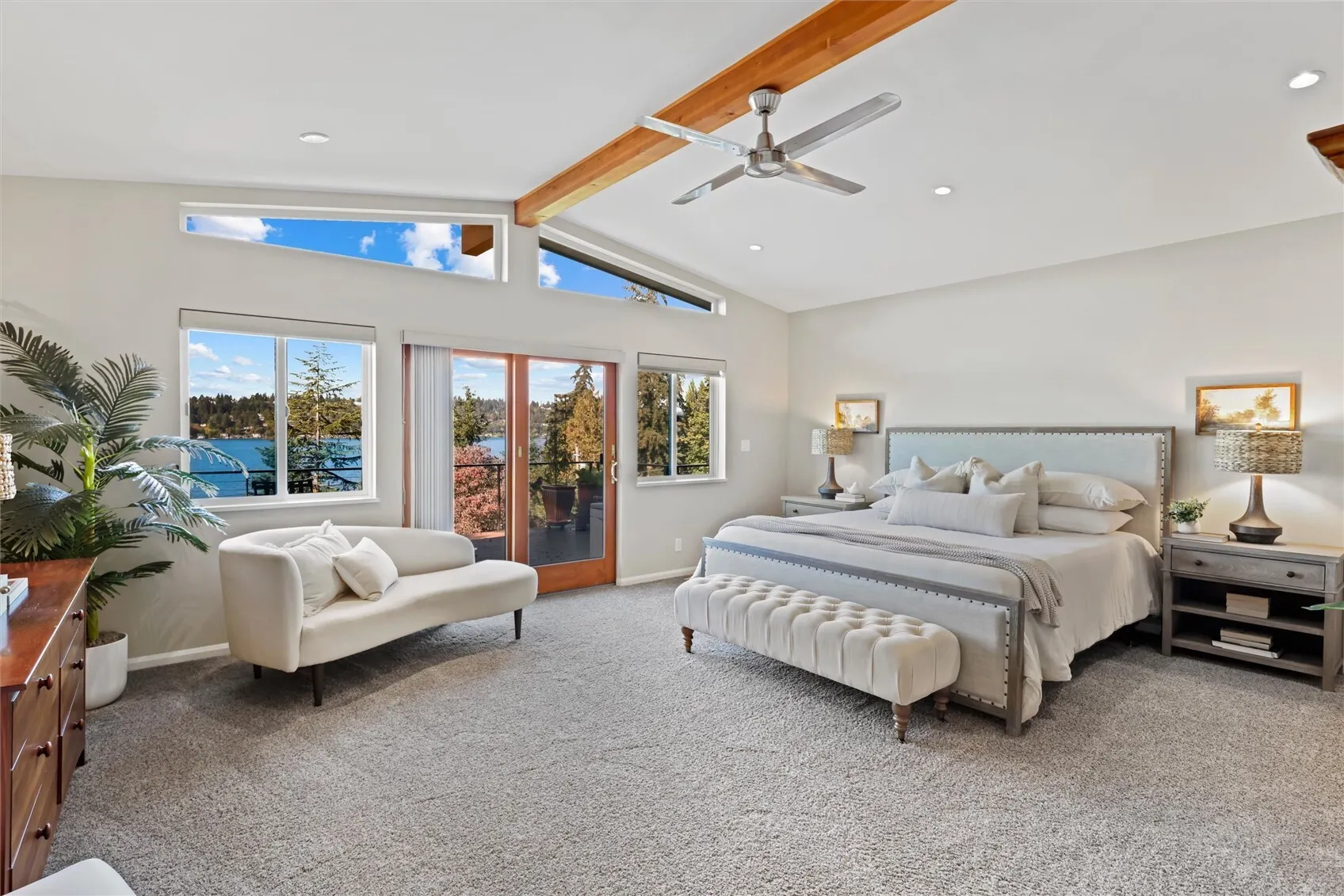 13210 Holmes Point Drive NE, Kirkland, WA 98034-9016