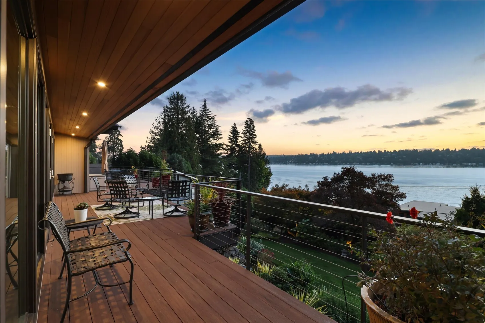 13210 Holmes Point Drive NE, Kirkland, WA 98034-9016