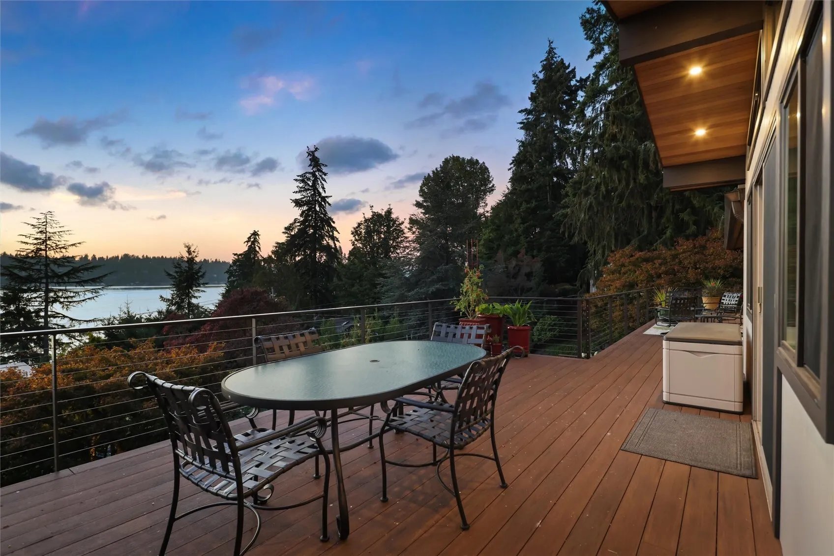 13210 Holmes Point Drive NE, Kirkland, WA 98034-9016