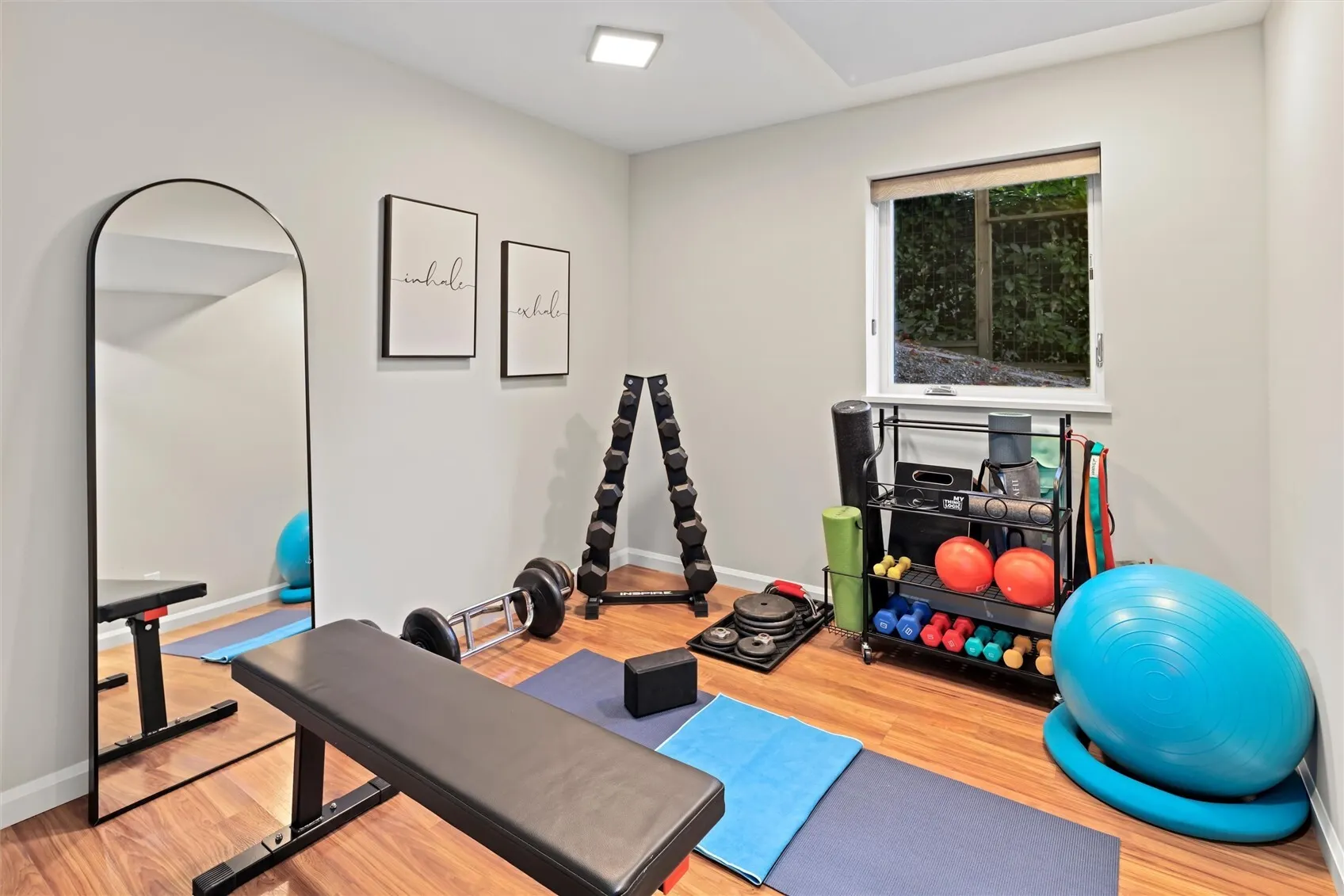 13210 Holmes Point Drive NE, Kirkland, WA 98034-9016