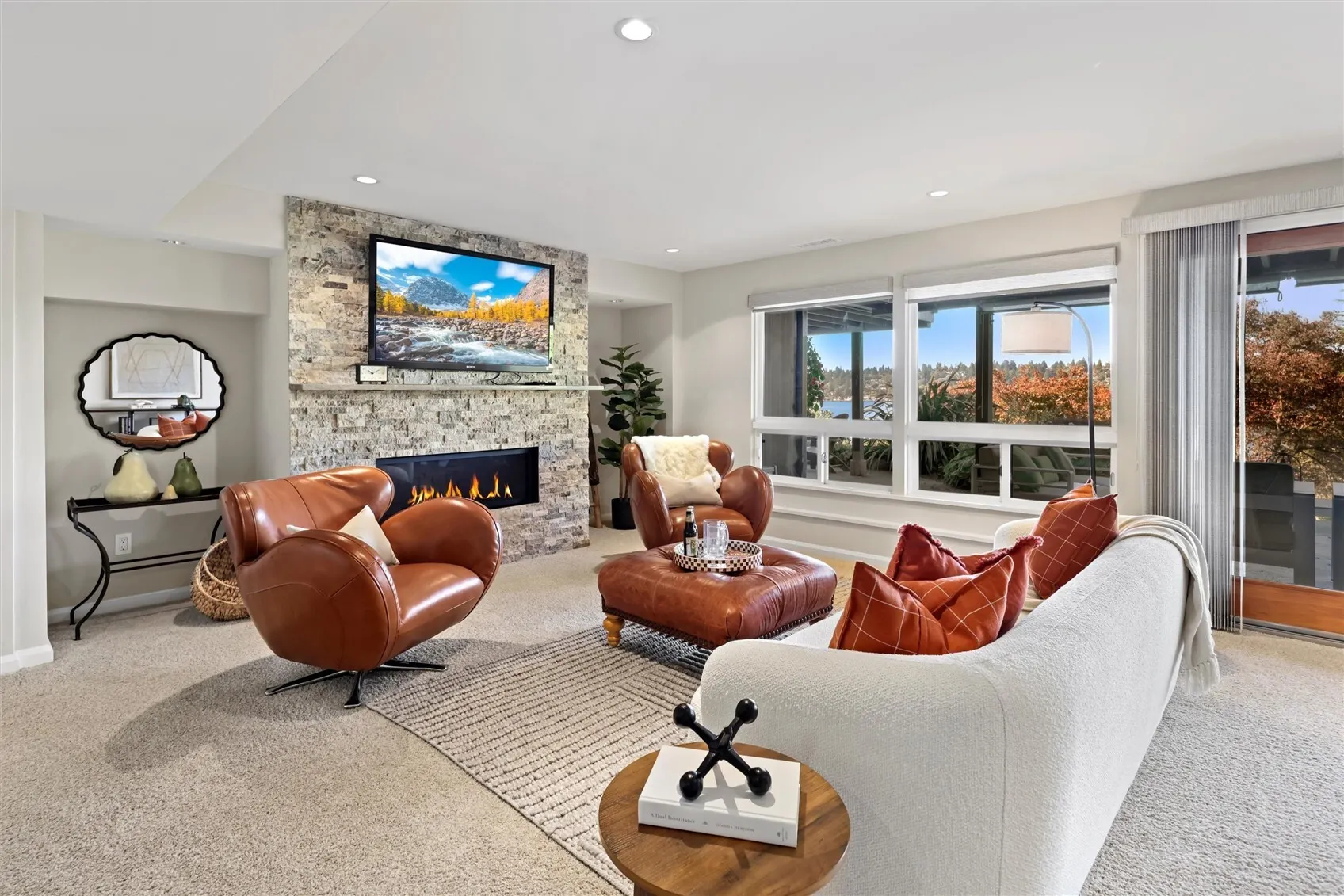 13210 Holmes Point Drive NE, Kirkland, WA 98034-9016