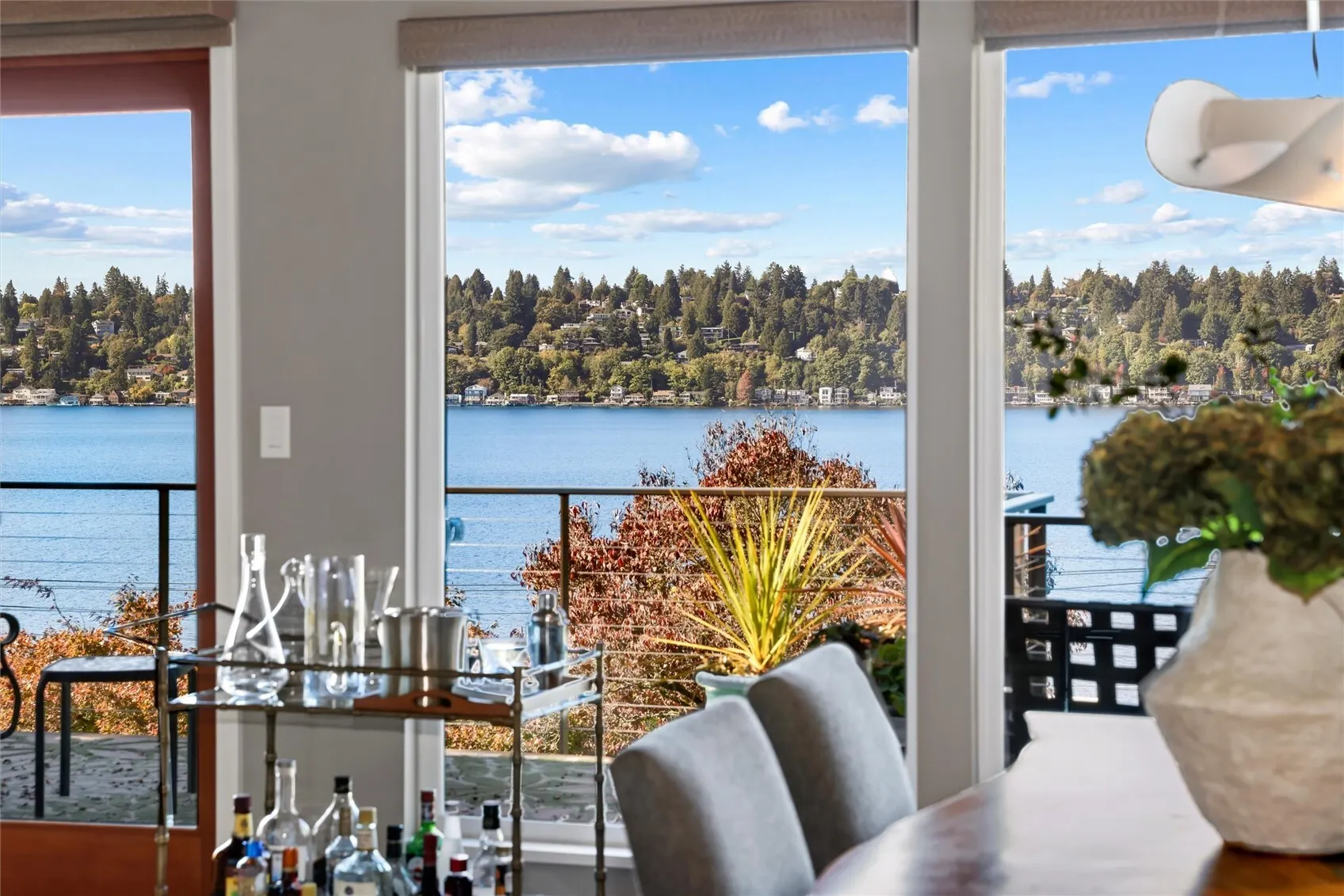 13210 Holmes Point Drive NE, Kirkland, WA 98034-9016