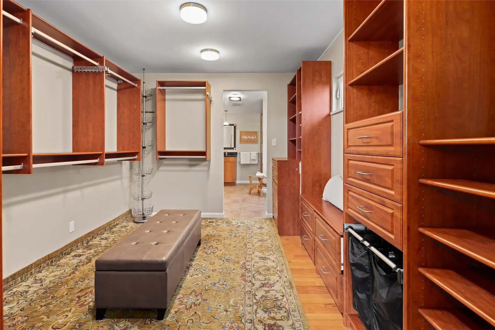 13210 Holmes Point Drive NE, Kirkland, WA 98034-9016