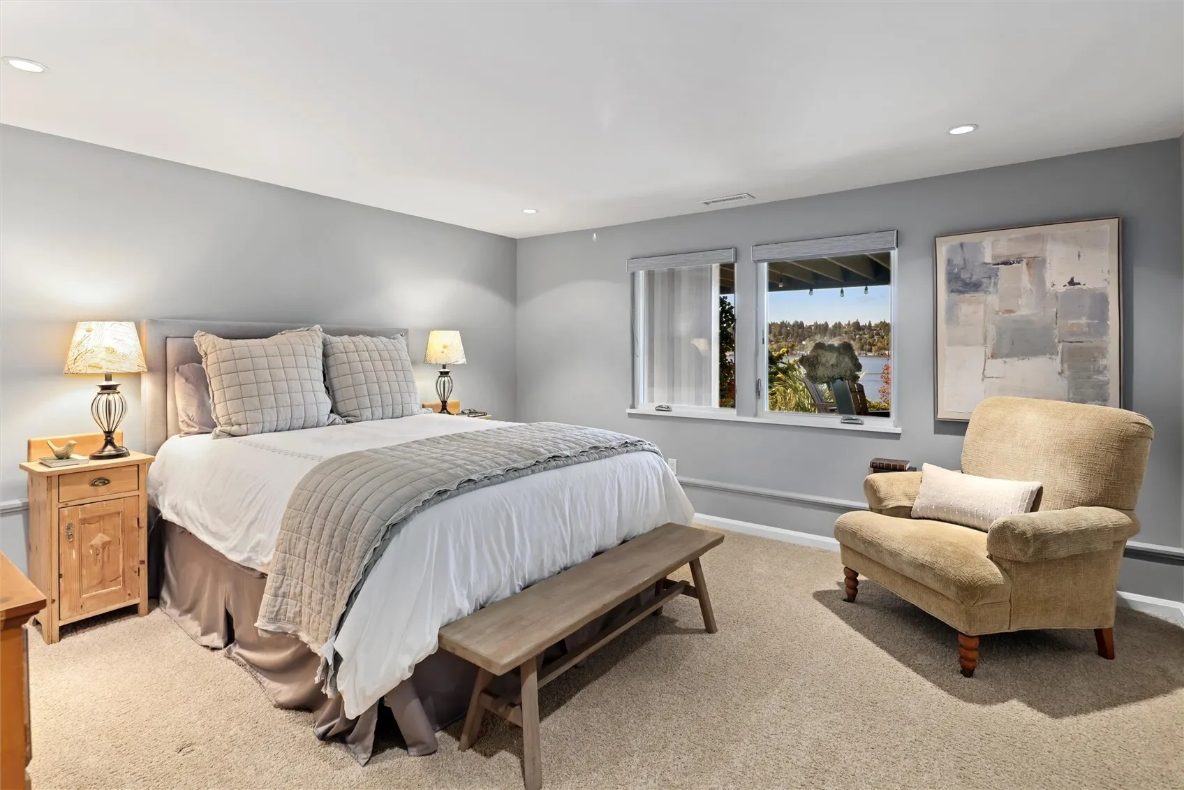 13210 Holmes Point Drive NE, Kirkland, WA 98034-9016