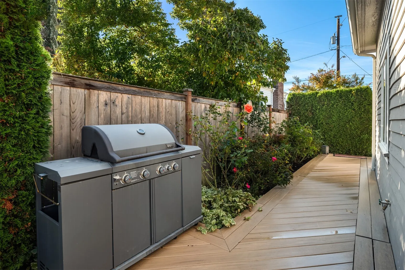 2726 57th Avenue SW, Seattle, WA 98116