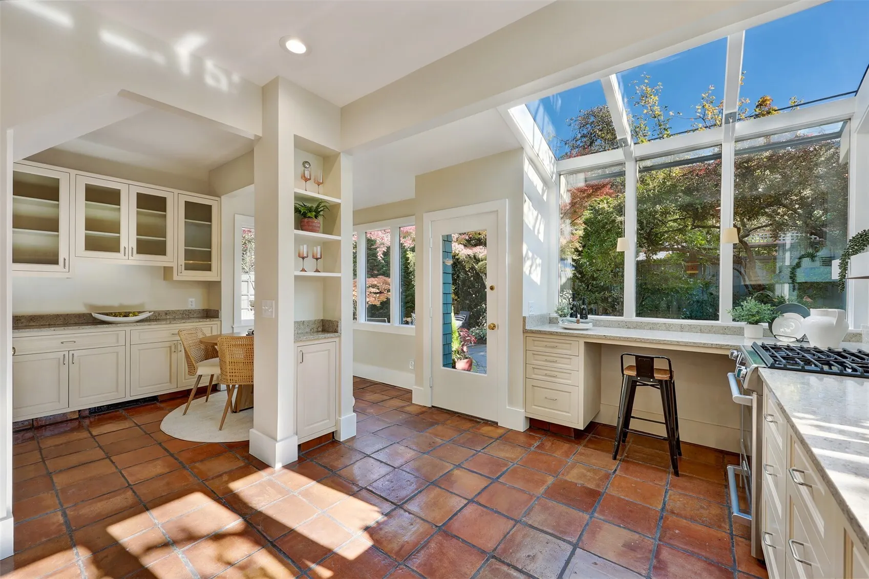 926 11th Avenue E, Seattle, WA 98102