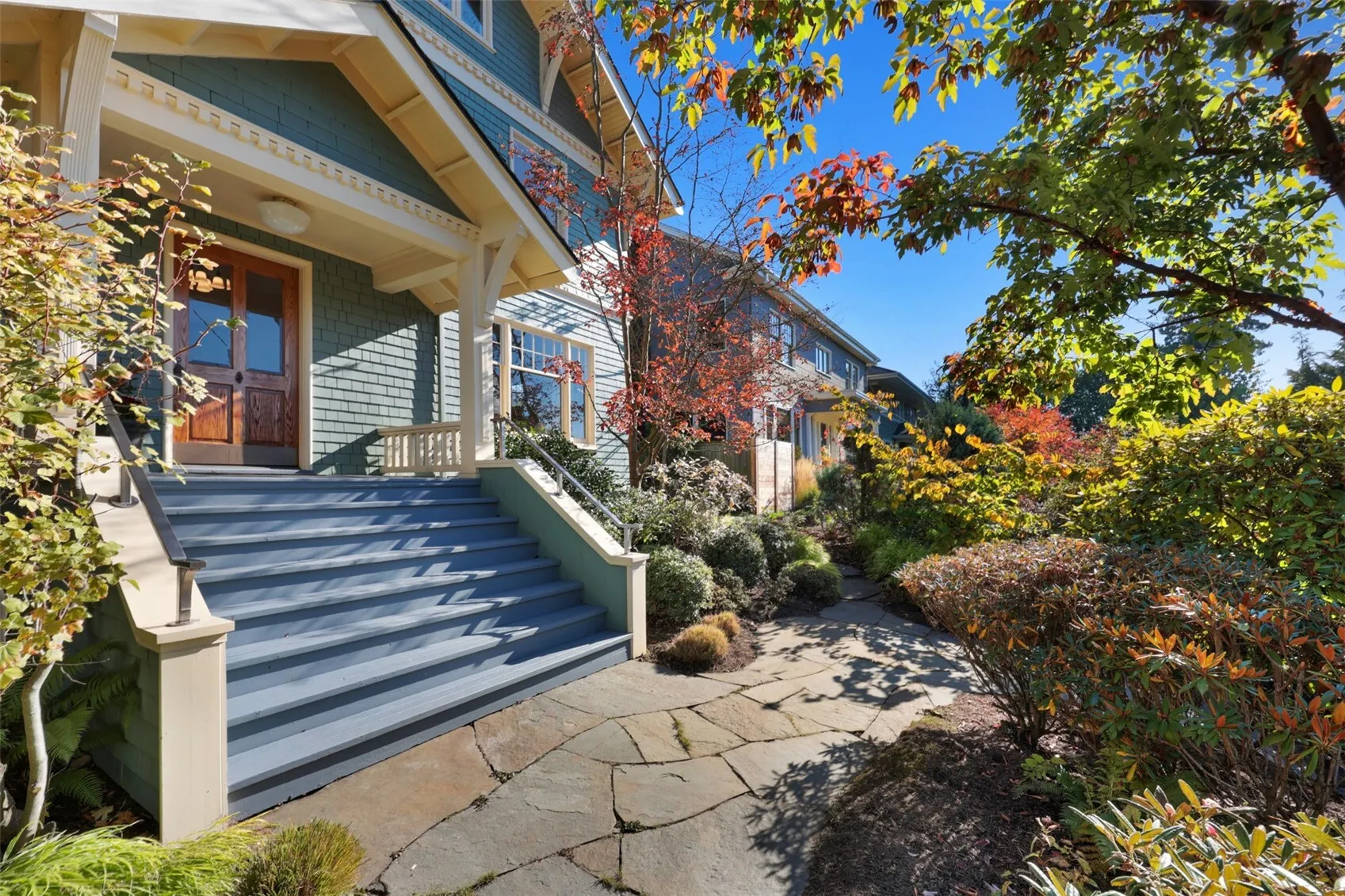 926 11th Avenue E, Seattle, WA 98102