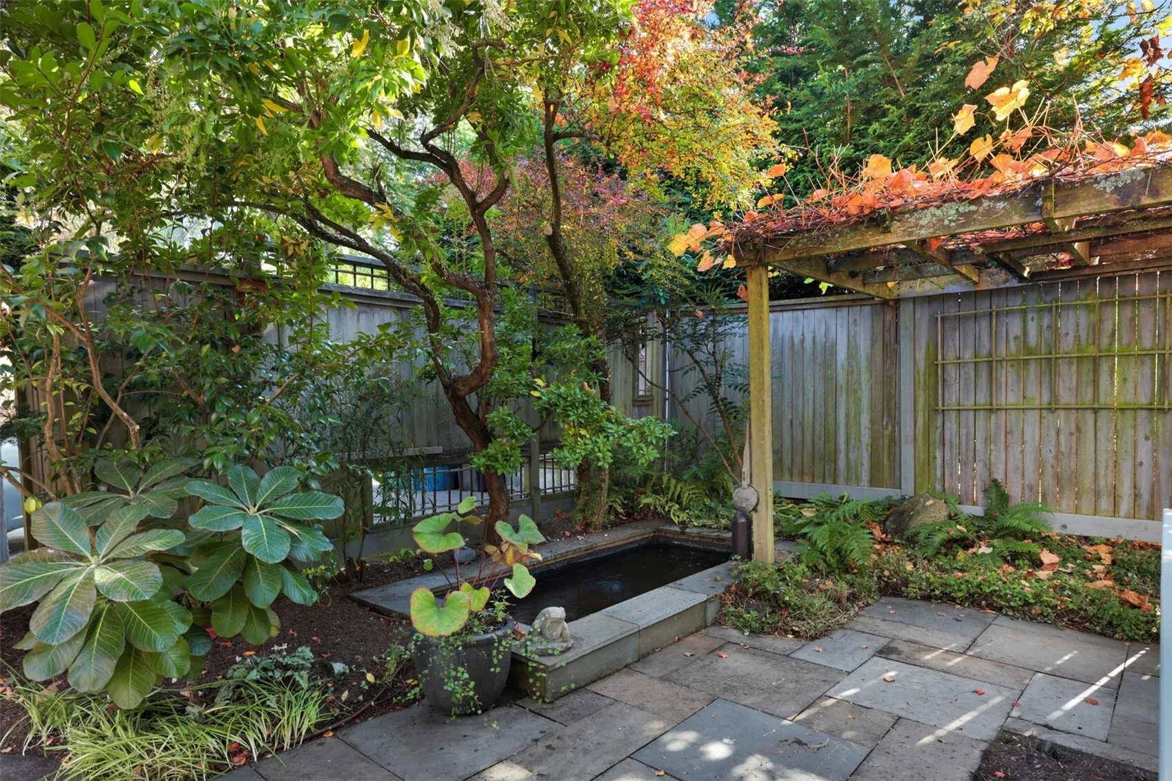 926 11th Avenue E, Seattle, WA 98102