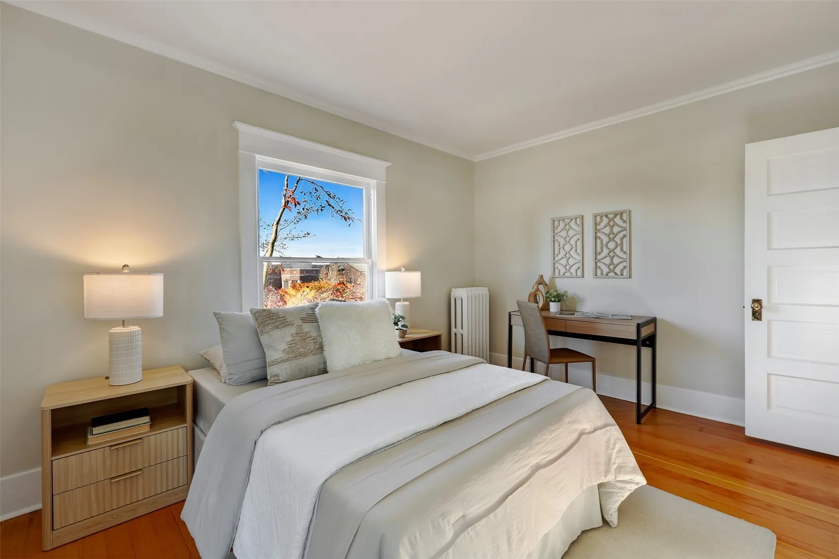 926 11th Avenue E, Seattle, WA 98102