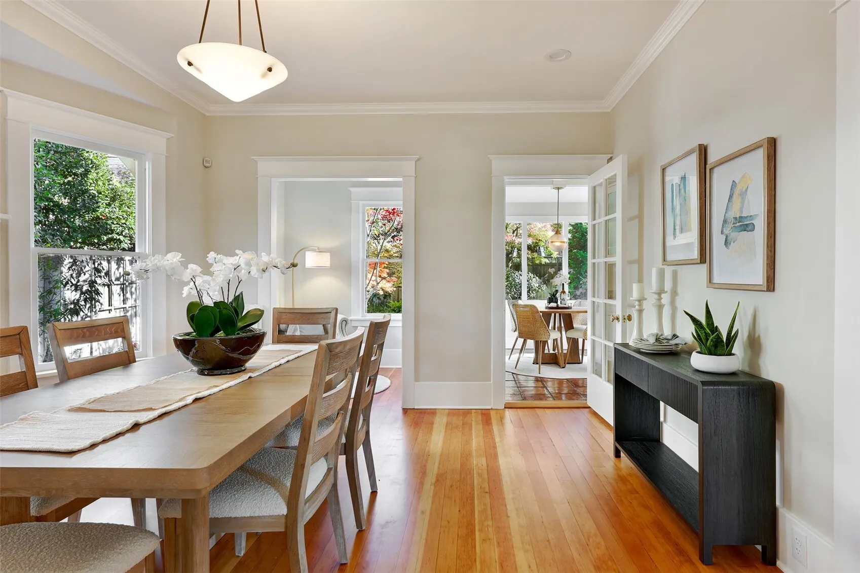 926 11th Avenue E, Seattle, WA 98102