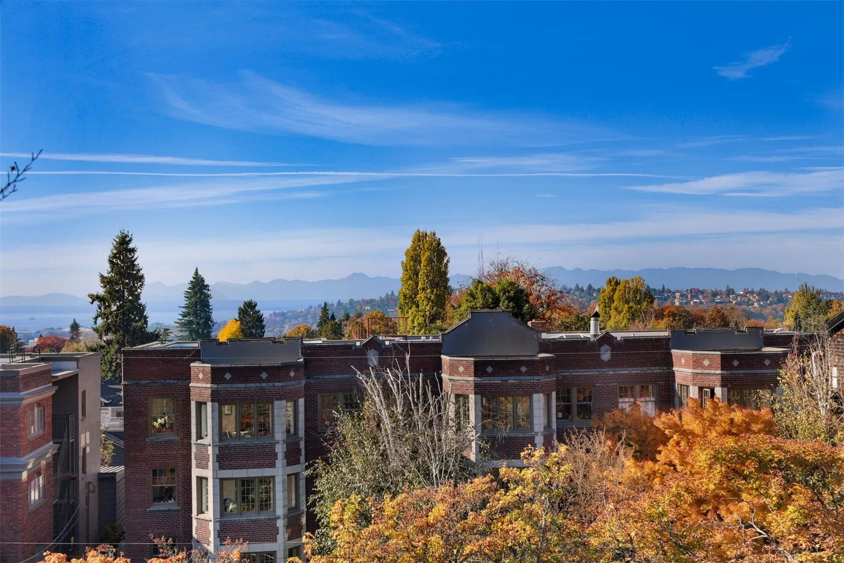 926 11th Avenue E, Seattle, WA 98102