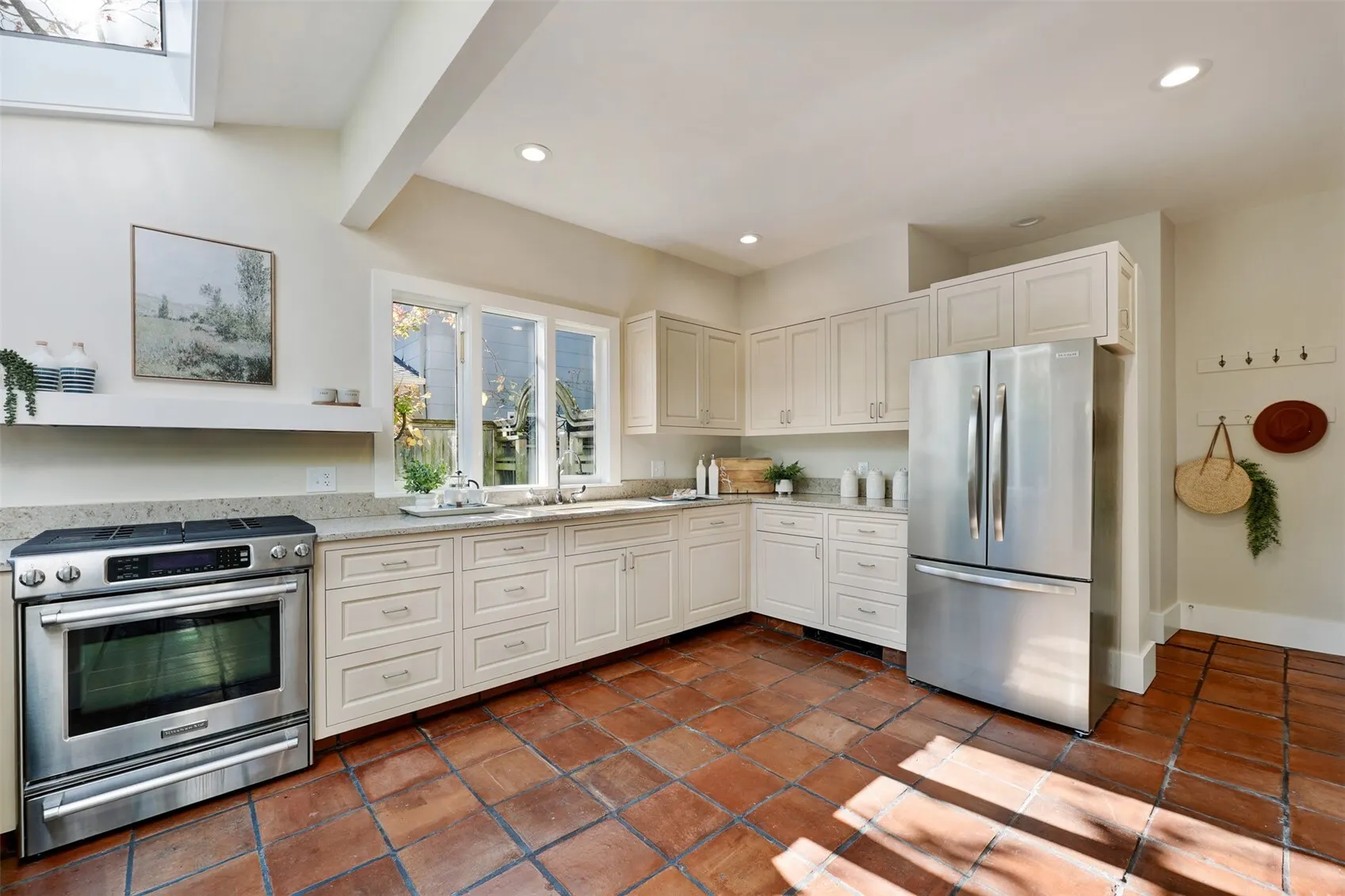 926 11th Avenue E, Seattle, WA 98102