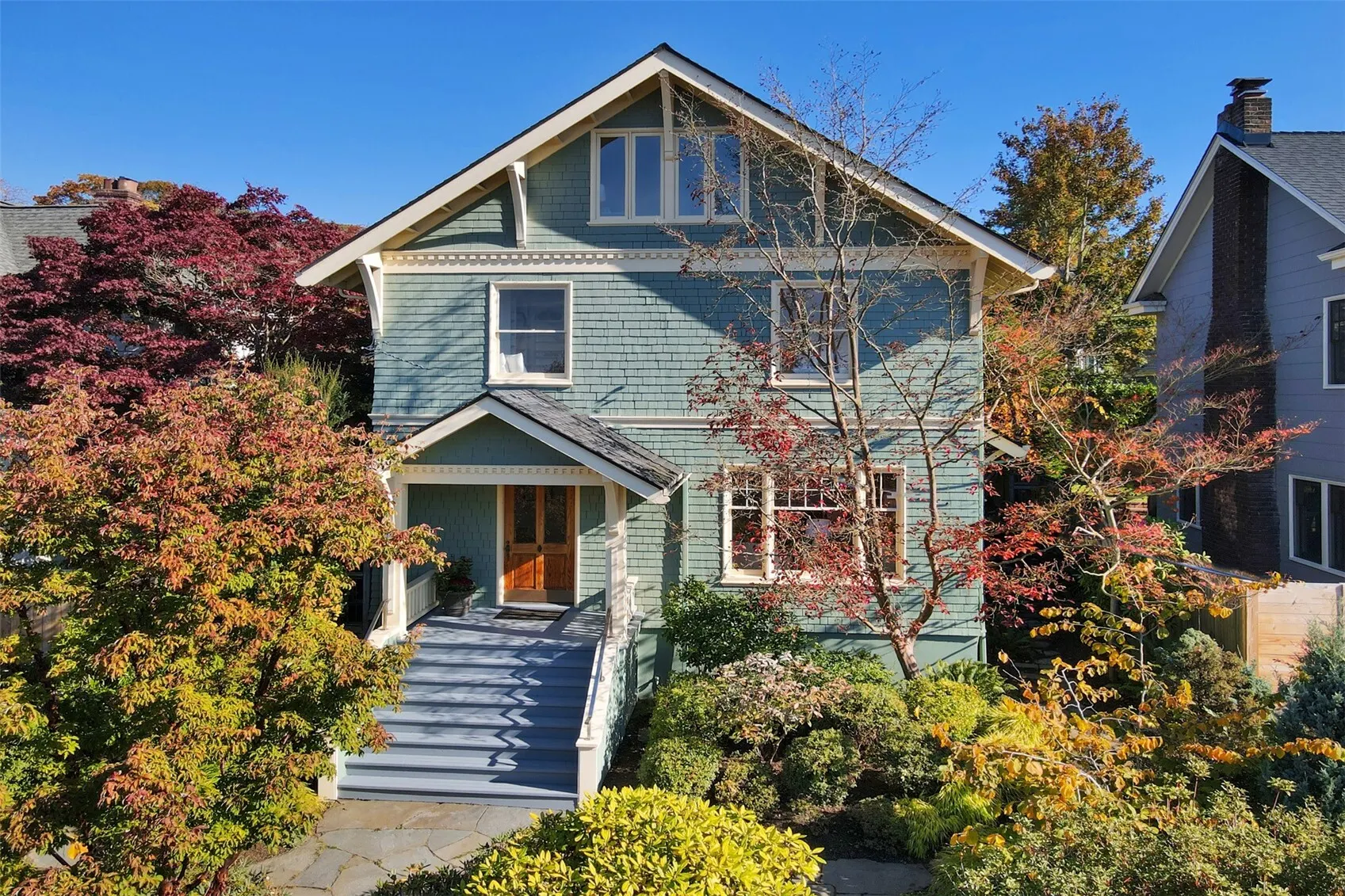 926 11th Avenue E, Seattle, WA 98102