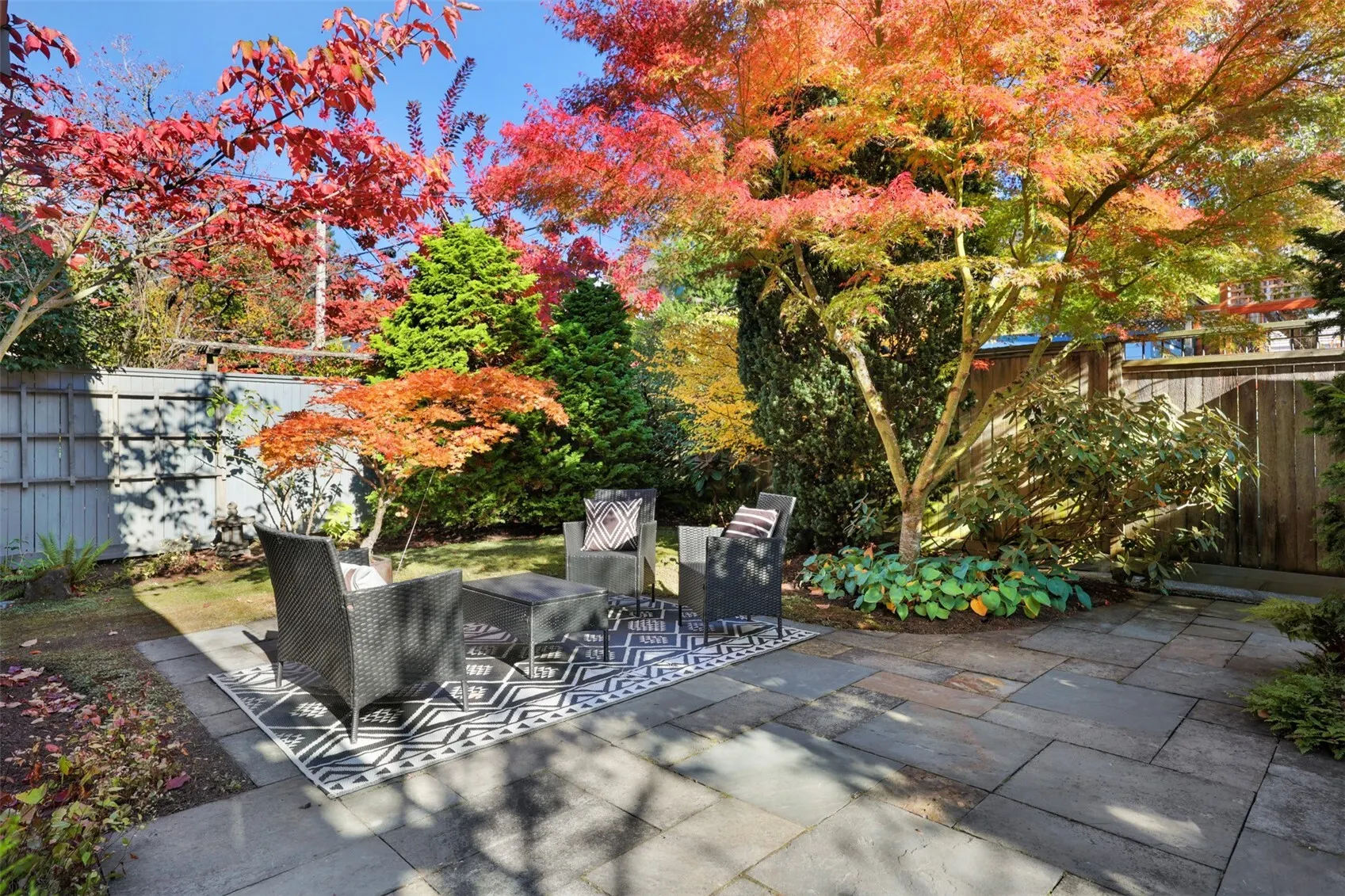 926 11th Avenue E, Seattle, WA 98102