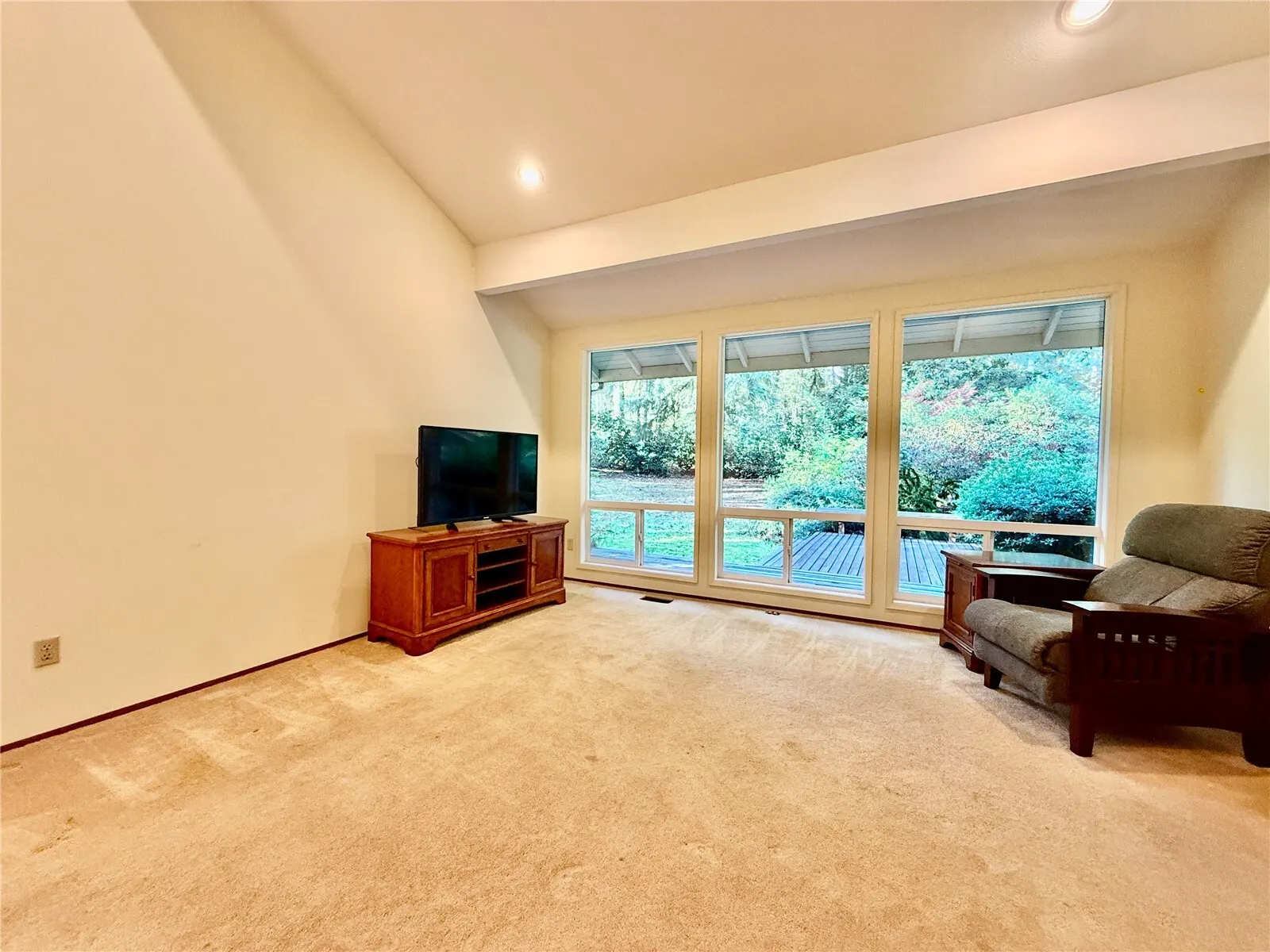 17514 164th Avenue NE, Woodinville, WA 98072