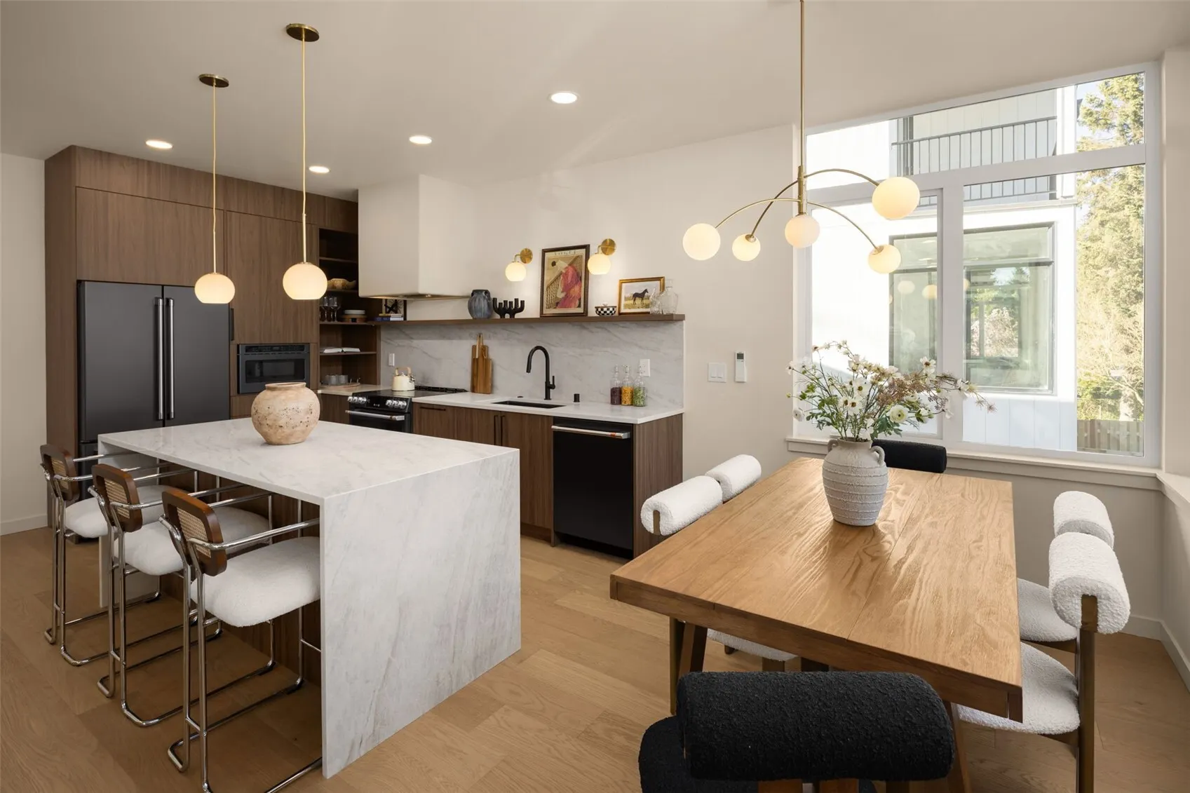14037 Densmore Avenue N, Seattle, WA 98133