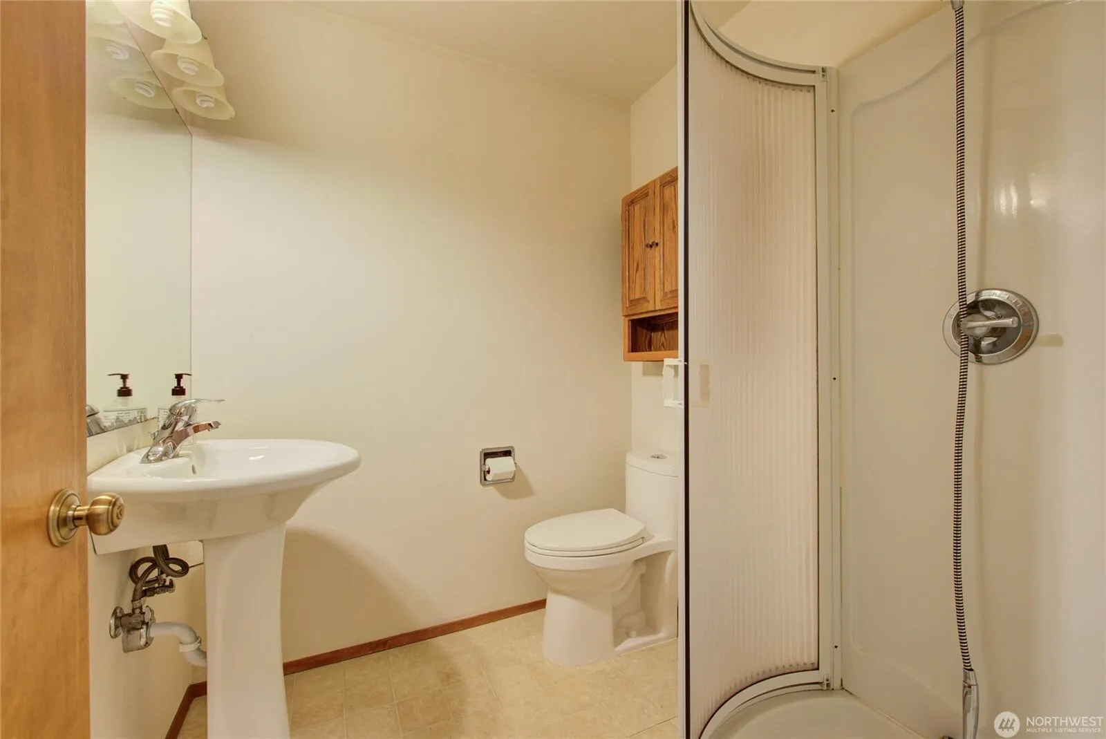 6436 NE 135th Place , Kirkland, WA 98034-1626