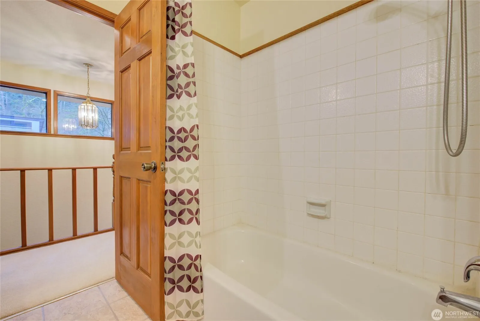 6436 NE 135th Place , Kirkland, WA 98034-1626