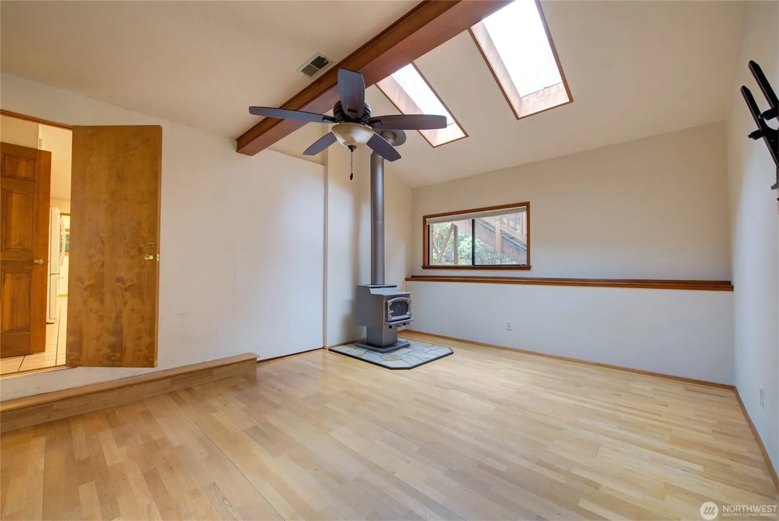 6436 NE 135th Place , Kirkland, WA 98034-1626