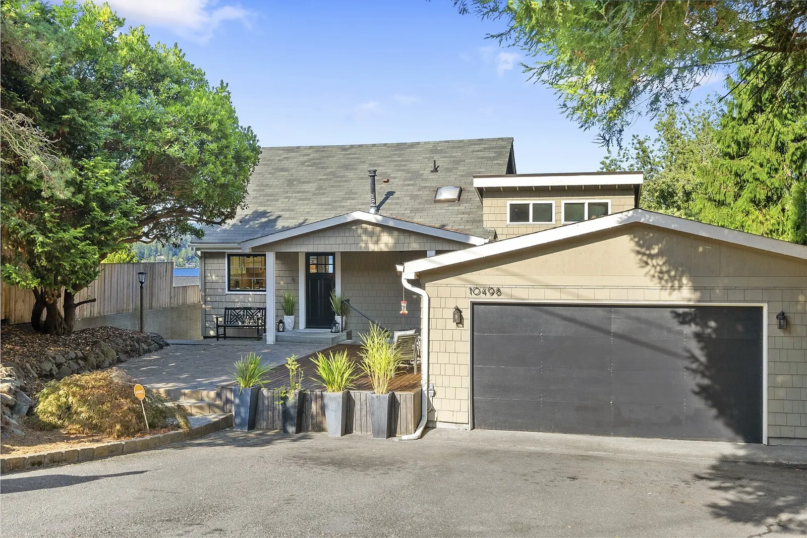 10498 Dixon Drive S, Seattle, WA 98178