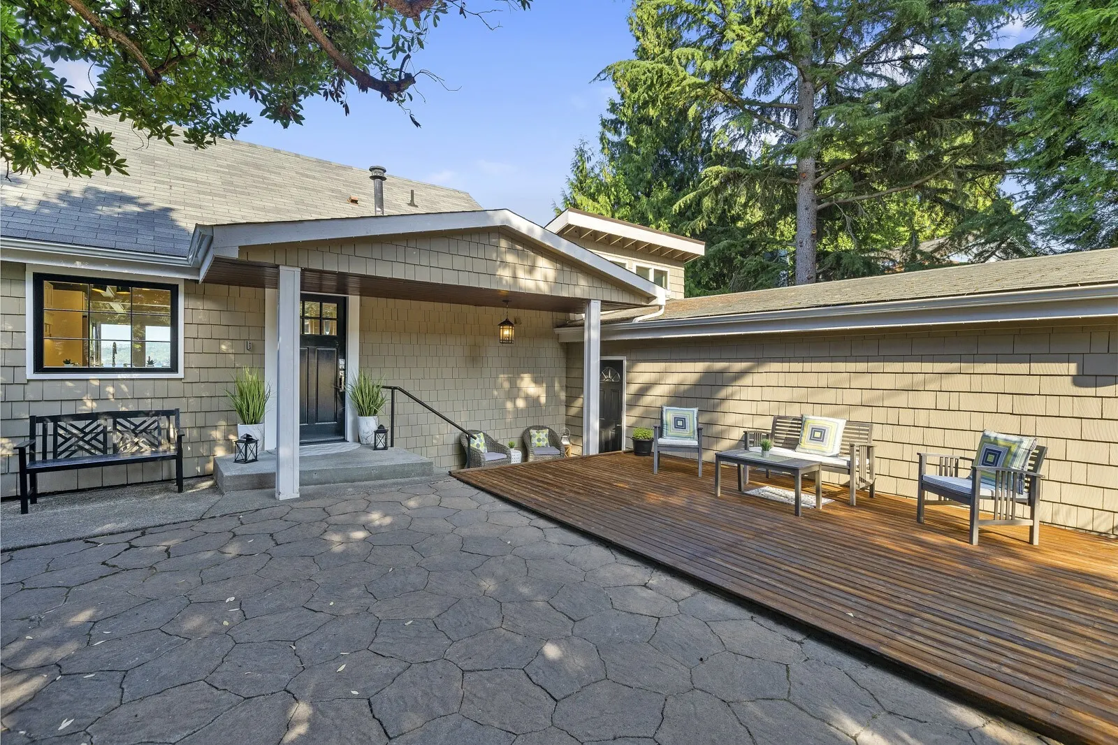 10498 Dixon Drive S, Seattle, WA 98178