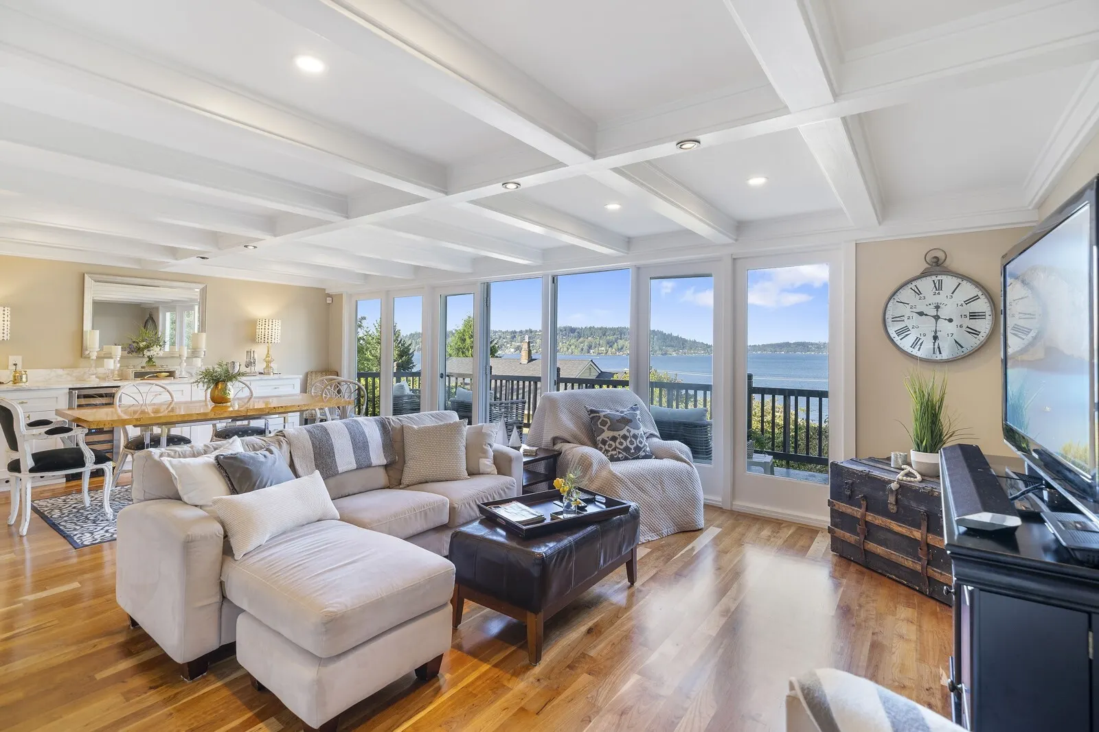 10498 Dixon Drive S, Seattle, WA 98178