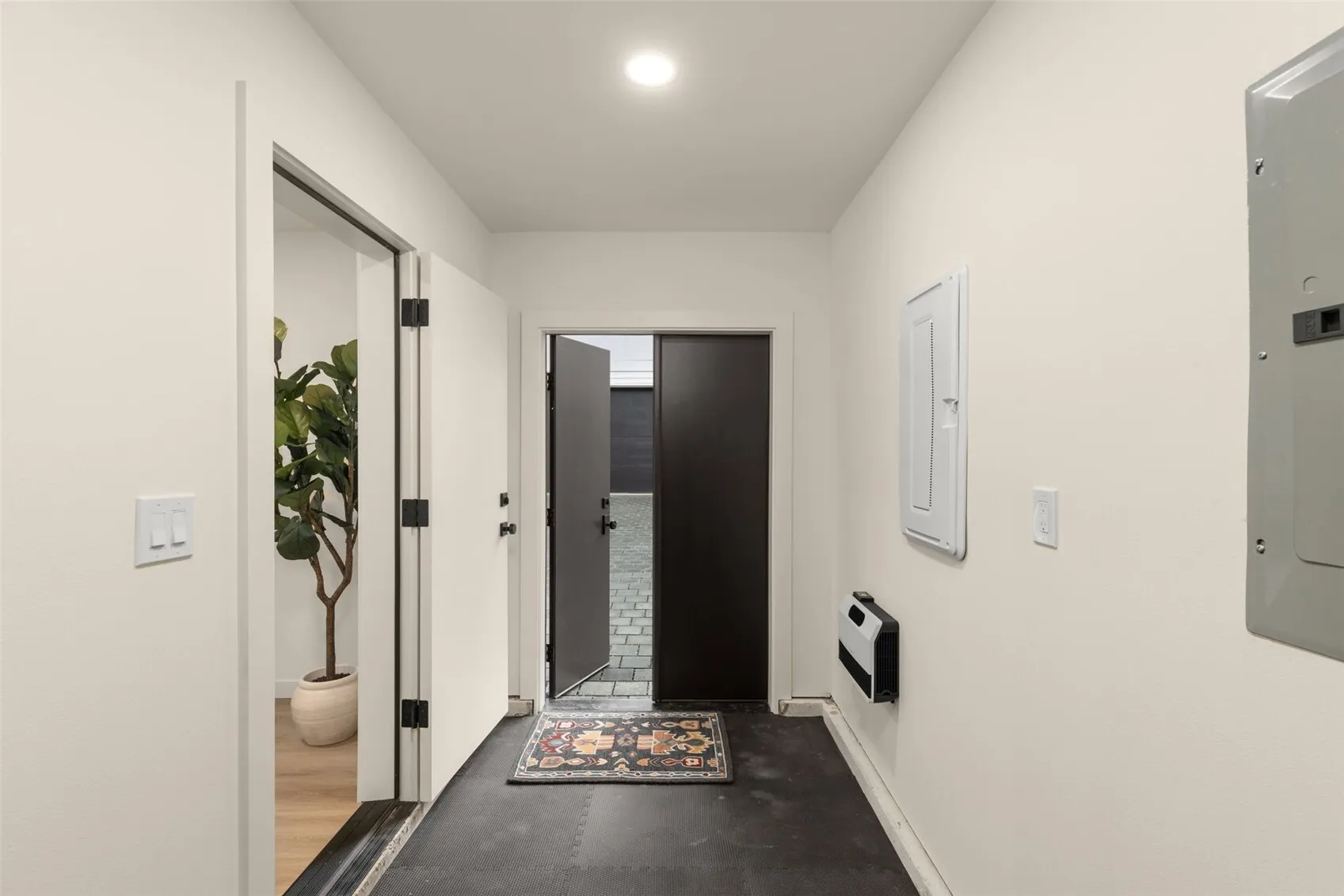 14039 Densmore Avenue N, Seattle, WA 98133