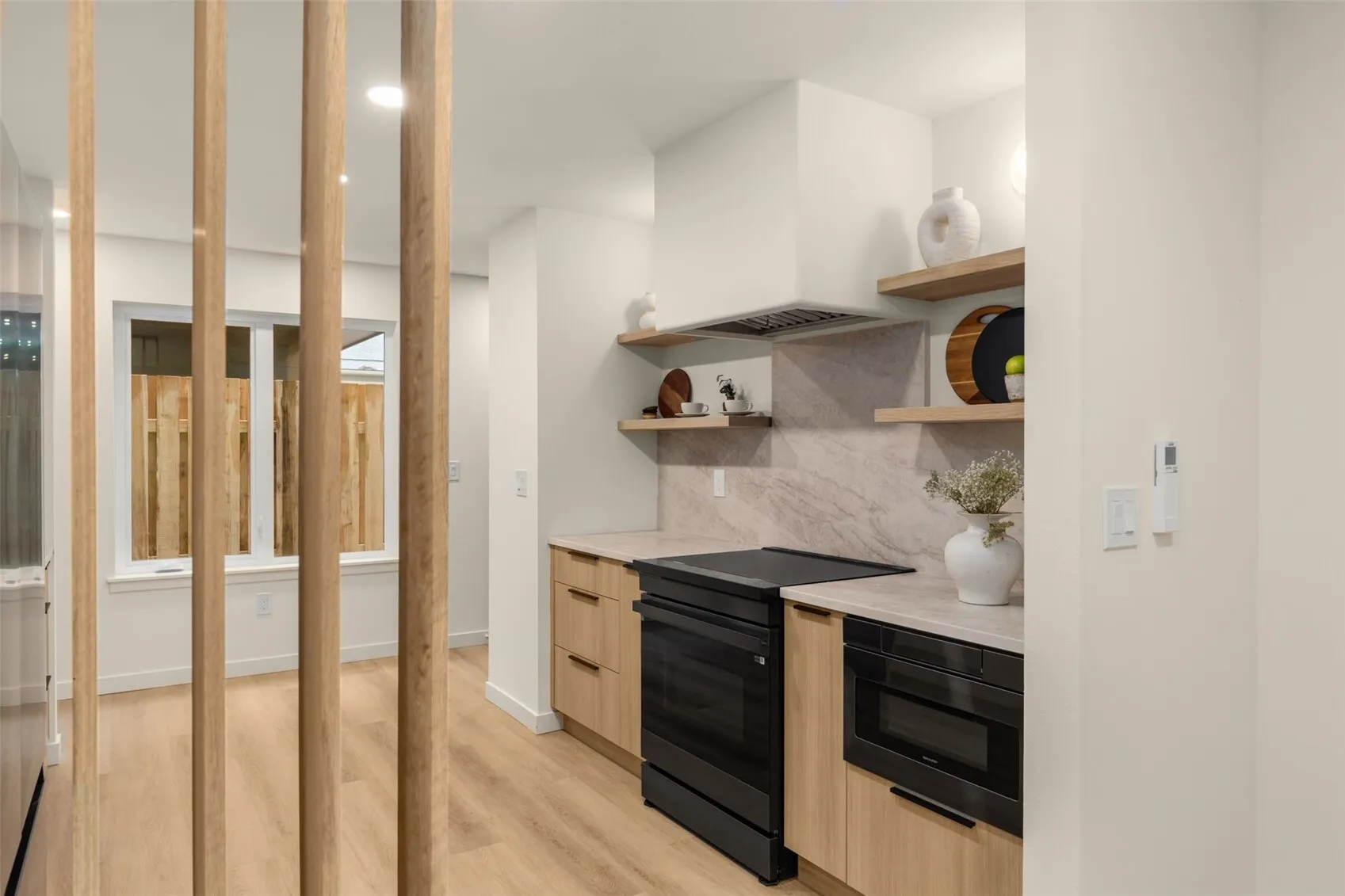 14039 Densmore Avenue N, Seattle, WA 98133