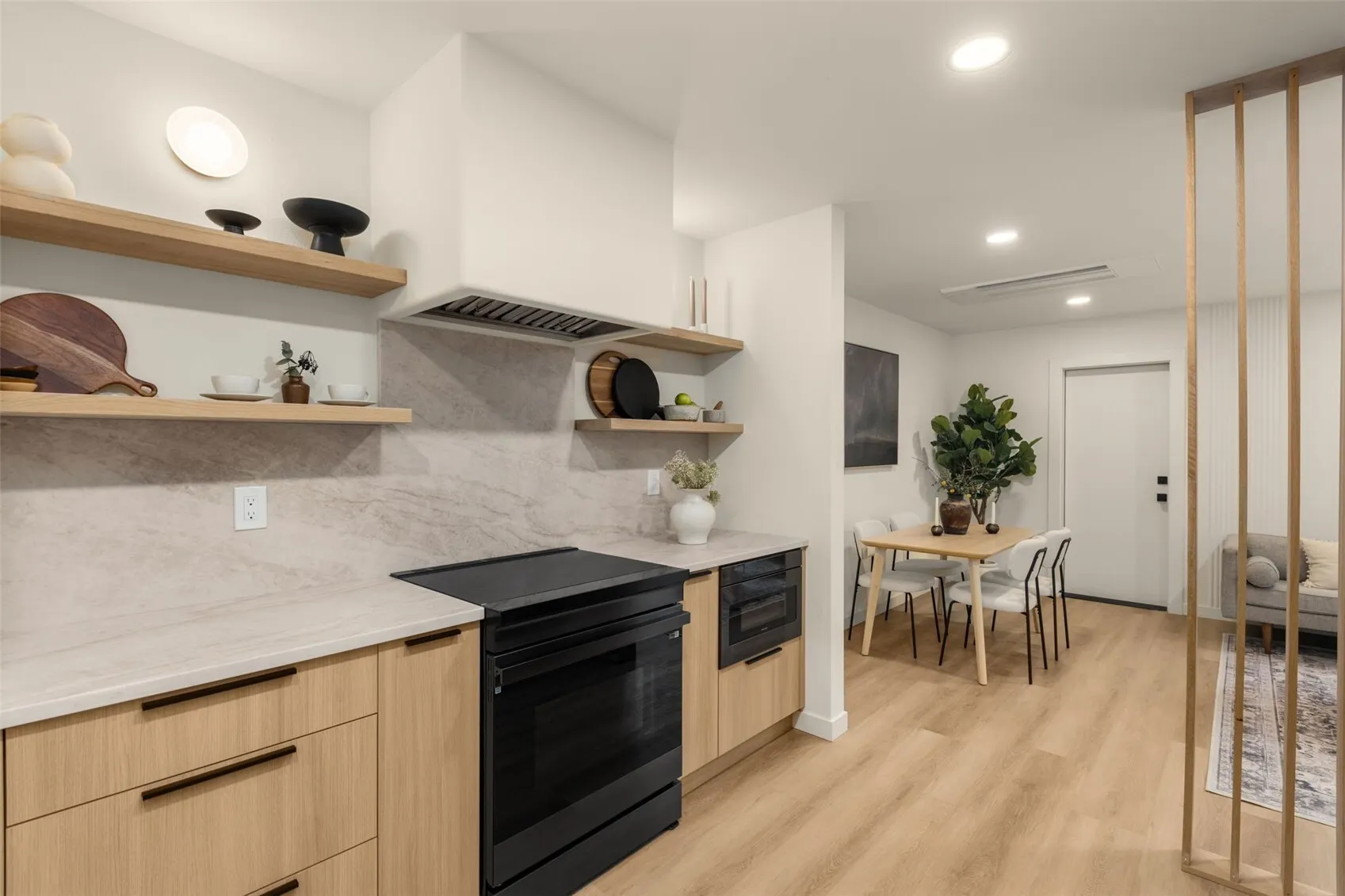 14039 Densmore Avenue N, Seattle, WA 98133