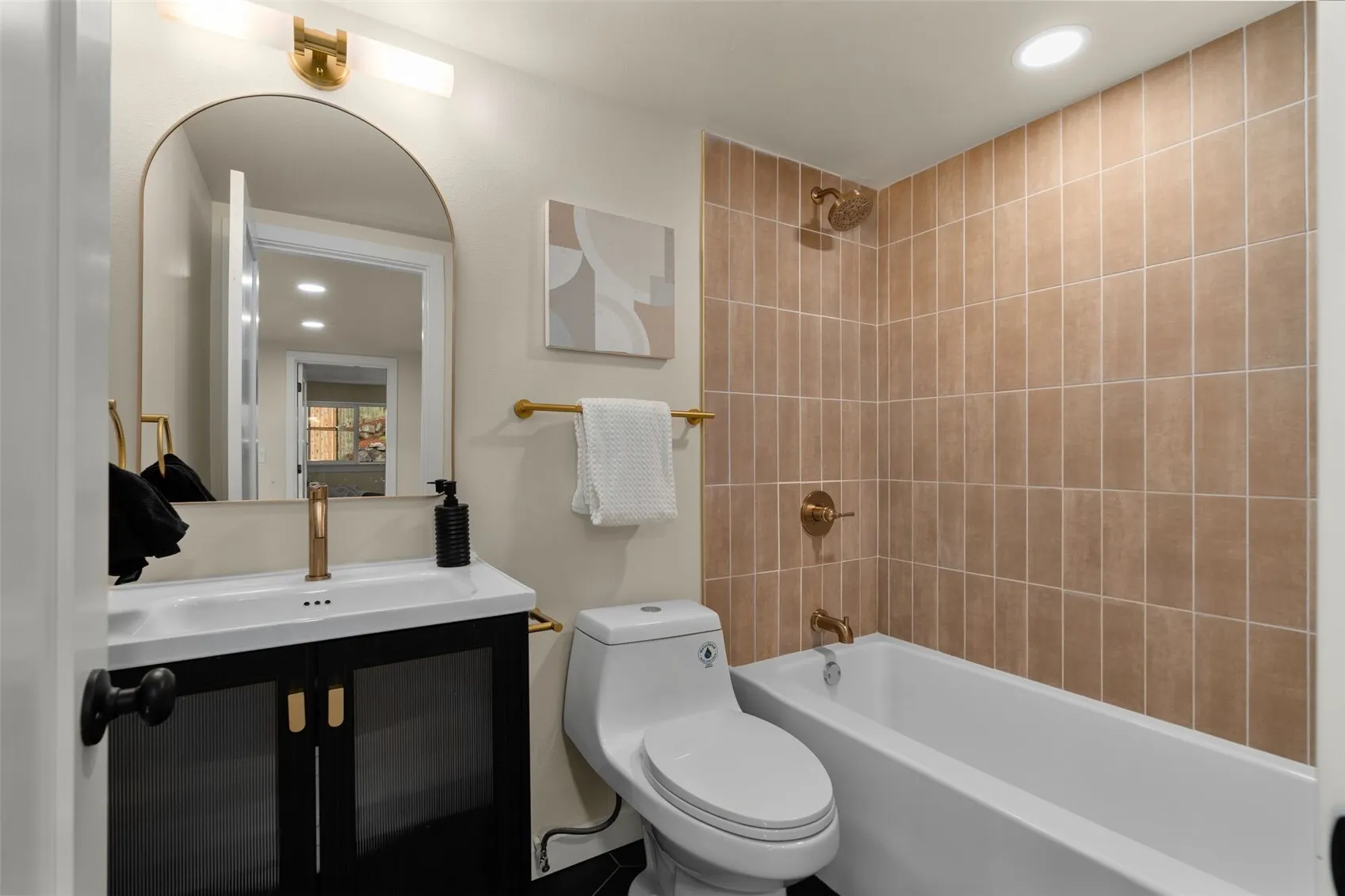 309 NW 48th Street , Seattle, WA 98107