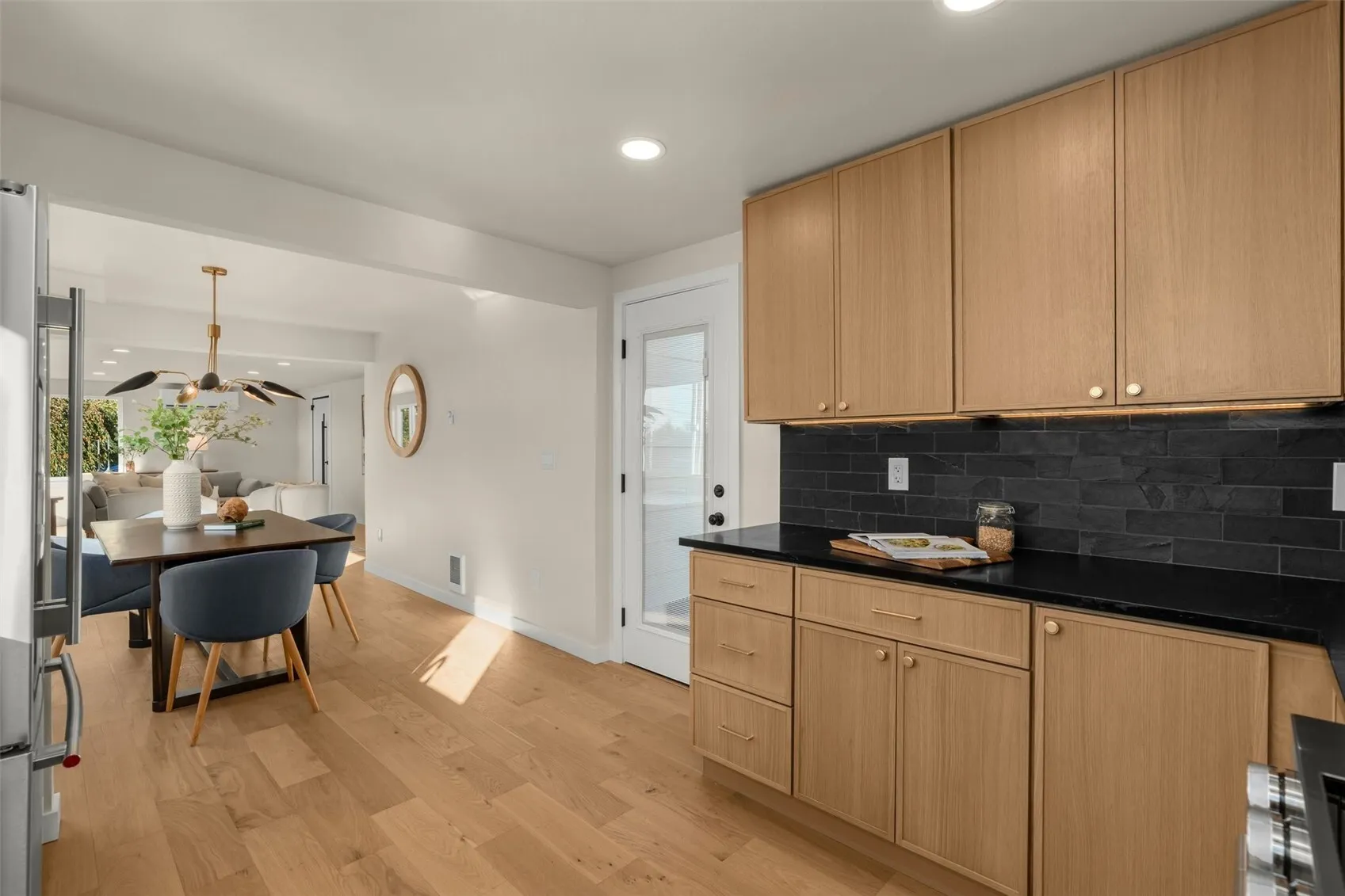 309 NW 48th Street , Seattle, WA 98107