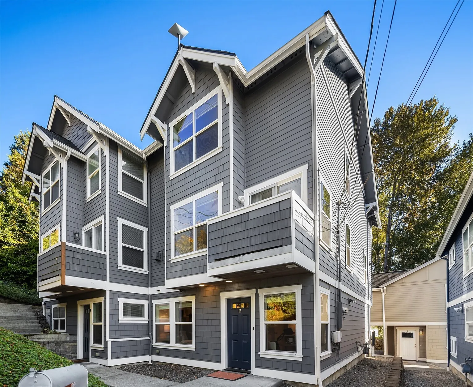 1813 S Bush Place #B, Seattle, WA 98144