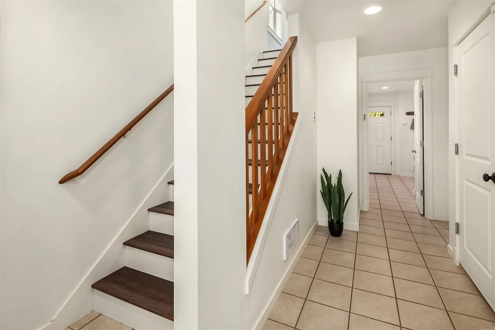 1813 S Bush Place #B, Seattle, WA 98144