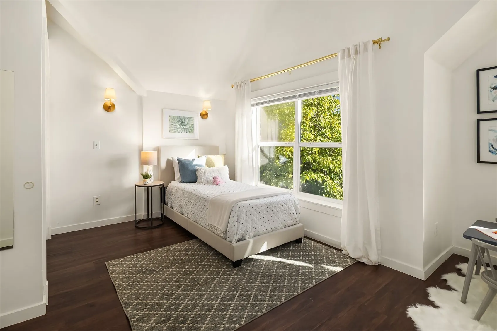 1813 S Bush Place #B, Seattle, WA 98144