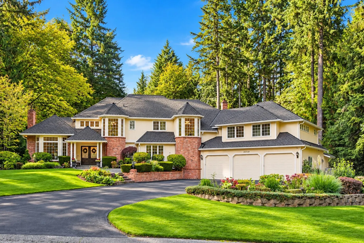 16719 168th Place NE, Woodinville, WA 98072