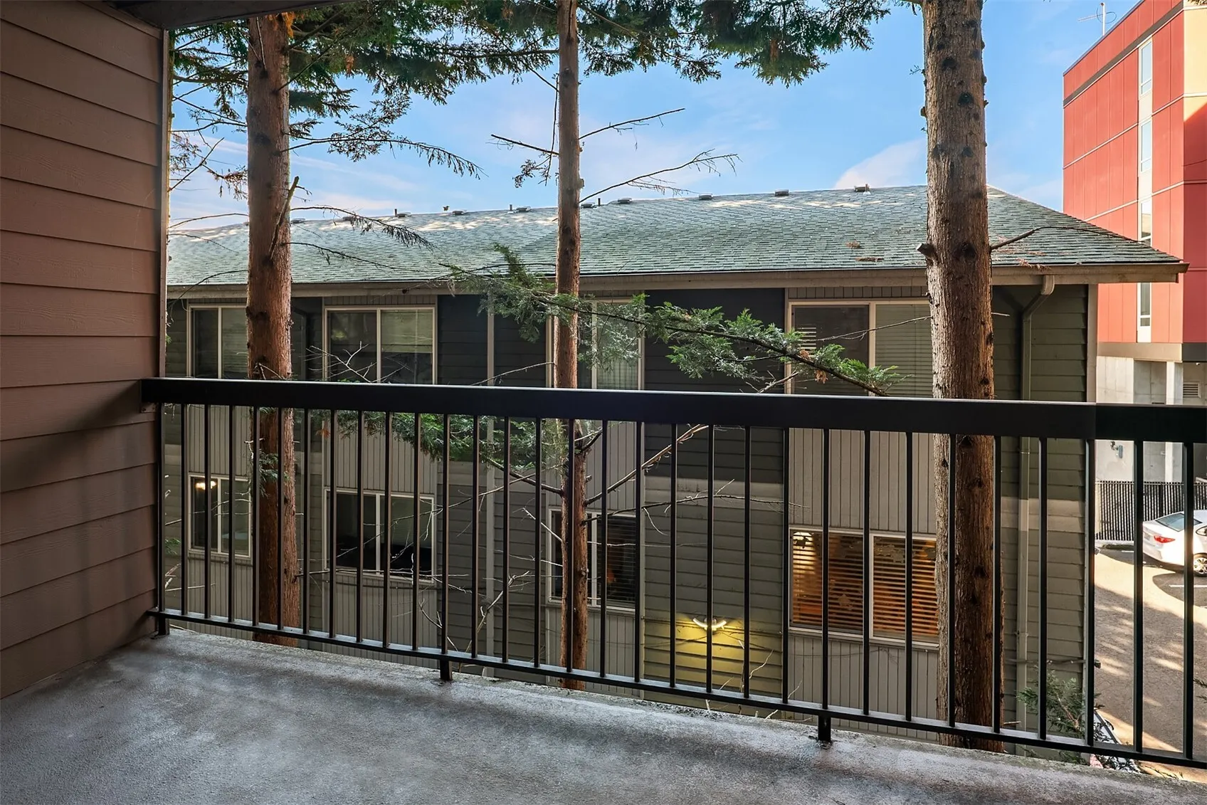 14300 32nd Avenue NE #204, Seattle, WA 98125
