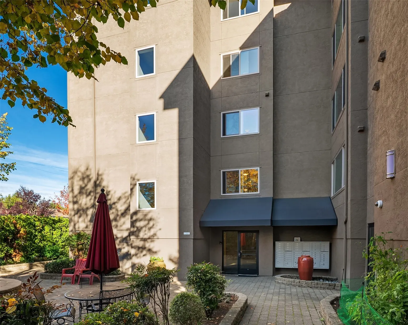 14300 32nd Avenue NE #204, Seattle, WA 98125