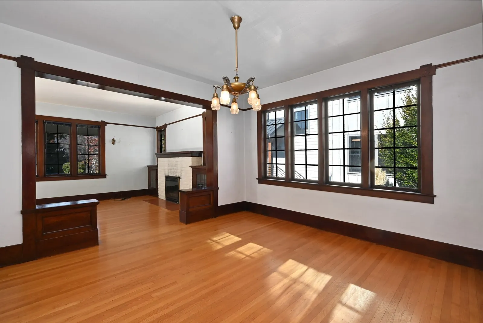5818 7th Avenue NW, Seattle, WA 98107